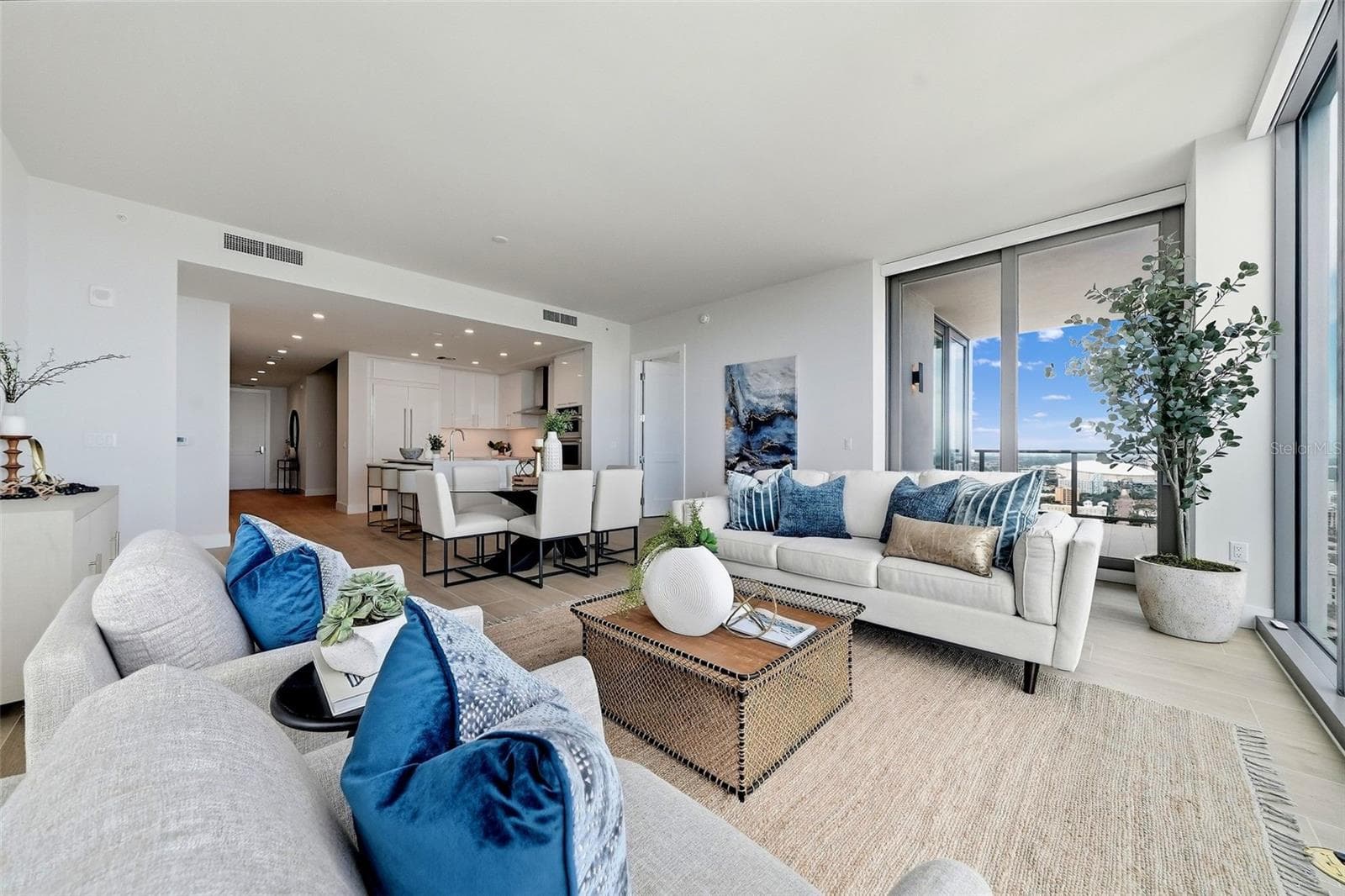 Family Room City & Gulf Beachs View - 301 1ST ST S #3104, ST PETERSBURG