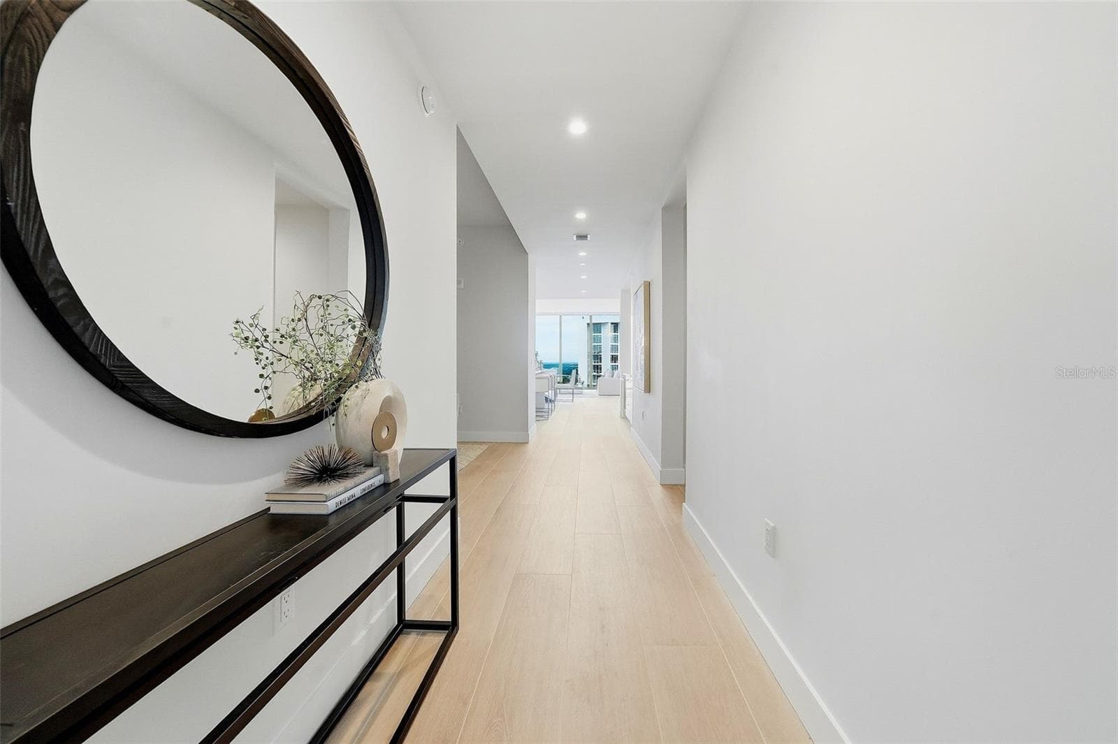 Entry Foyer - 301 1ST ST S #3104, ST PETERSBURG
