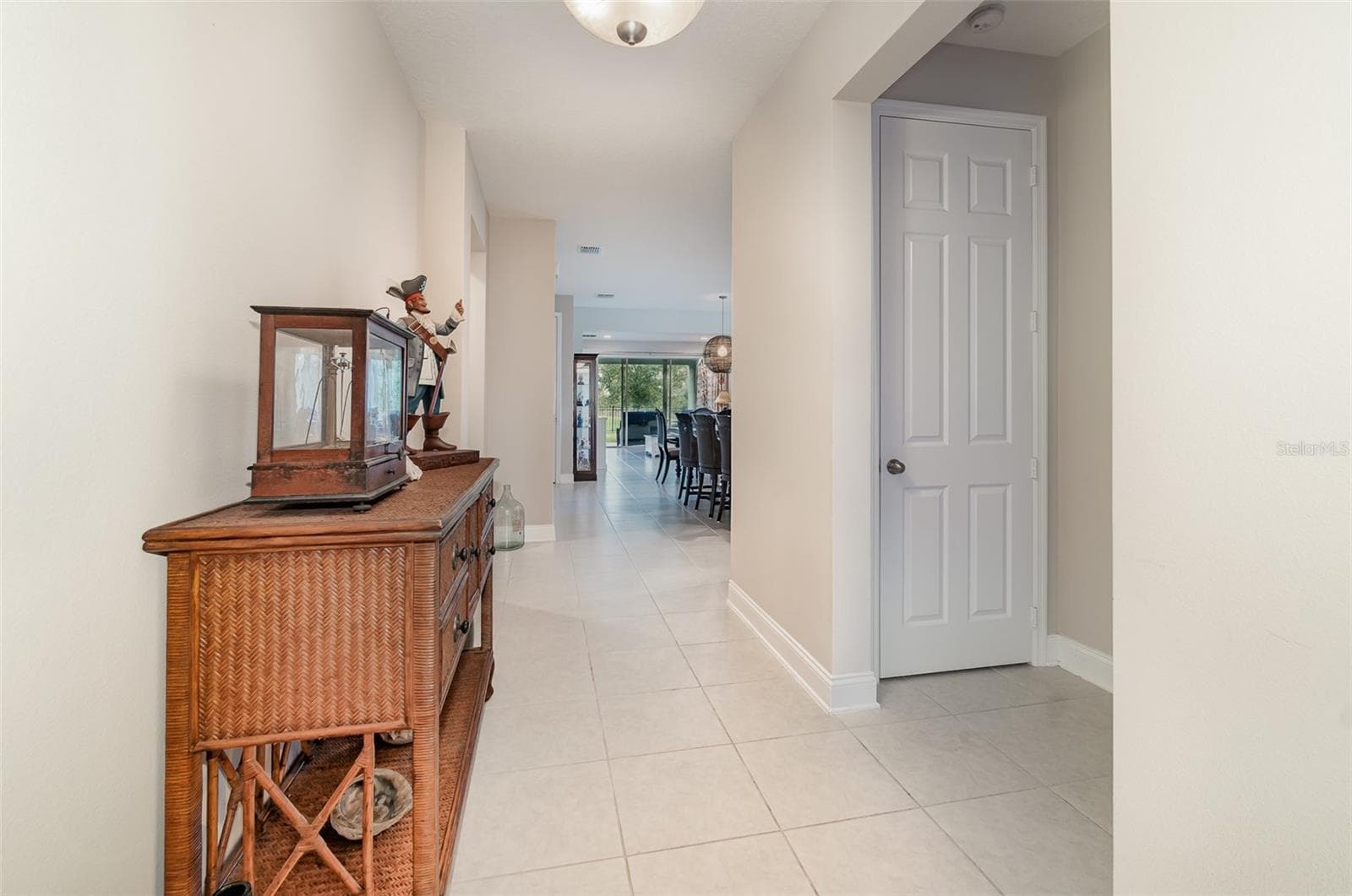Foyer with Bedroom En suite to the right - 13557 PARKFIELD WAY, WINTER GARDEN