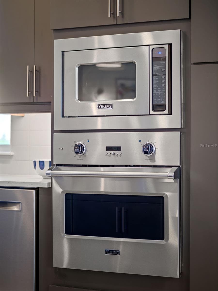 Viking Appliances - 771 ALCOVE DR, GROVELAND