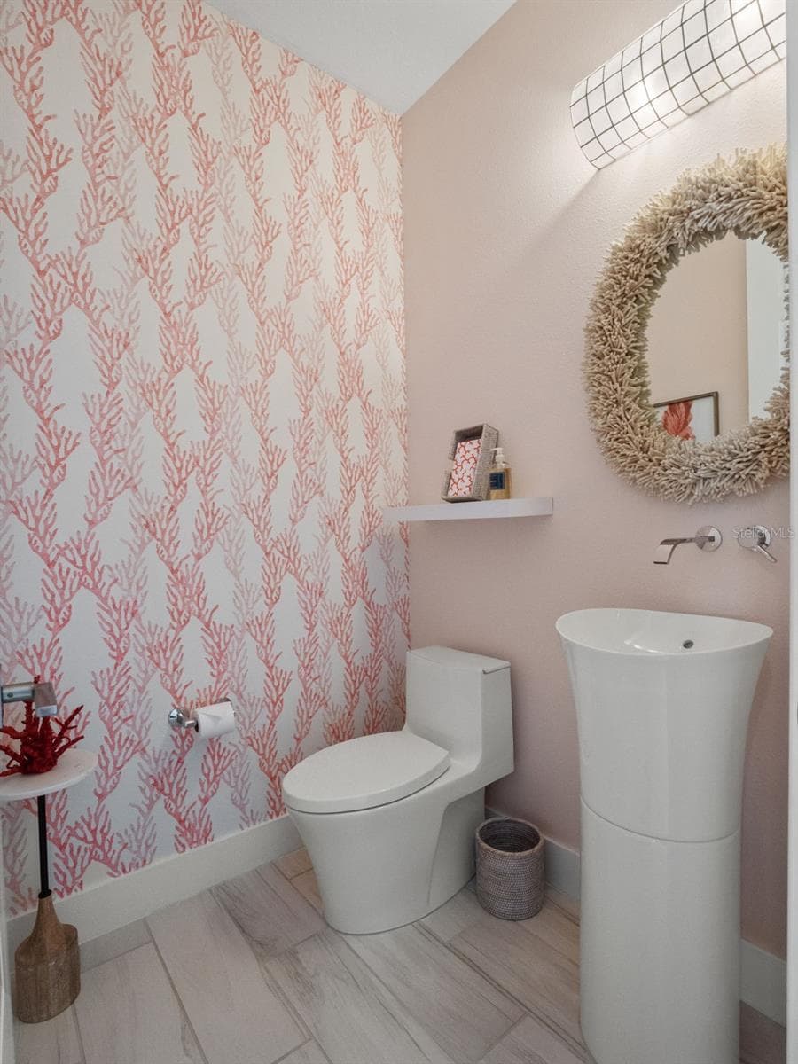 Powder Bath - 771 ALCOVE DR, GROVELAND