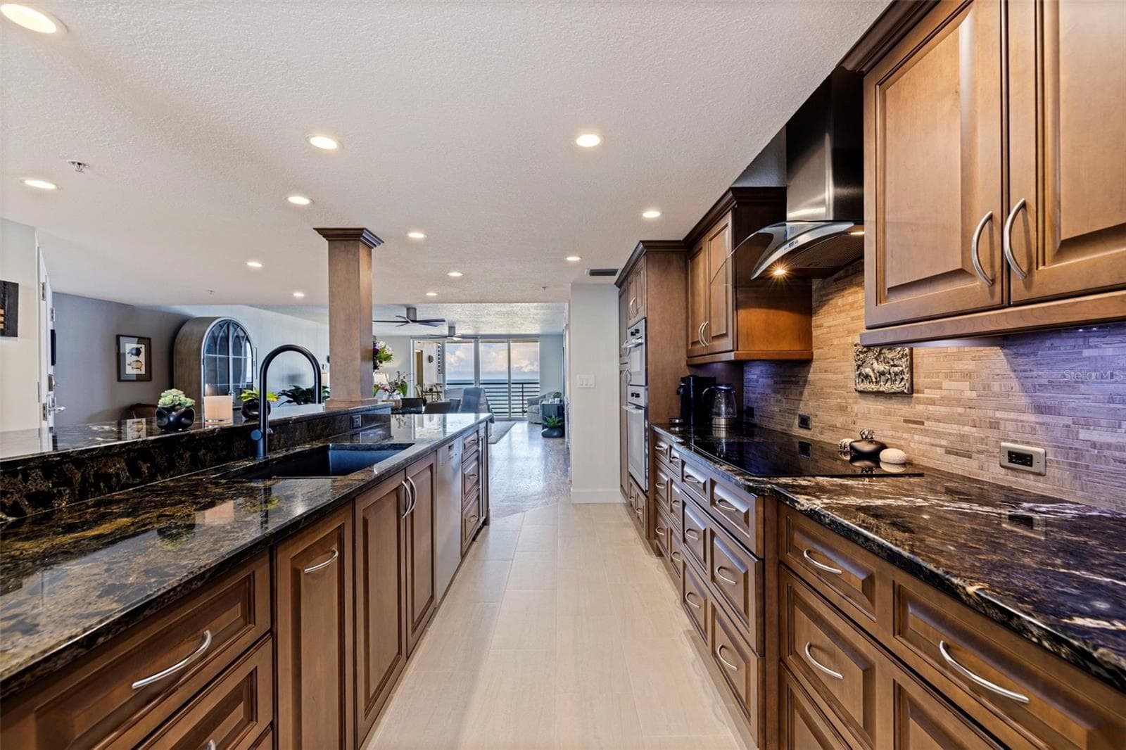 Kitchen, Gulf view - 19616 GULF BLVD #302, INDIAN SHORES