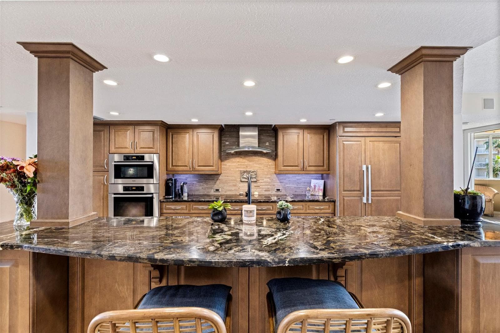 Beautifully updated chef's kitchen - 19616 GULF BLVD #302, INDIAN SHORES