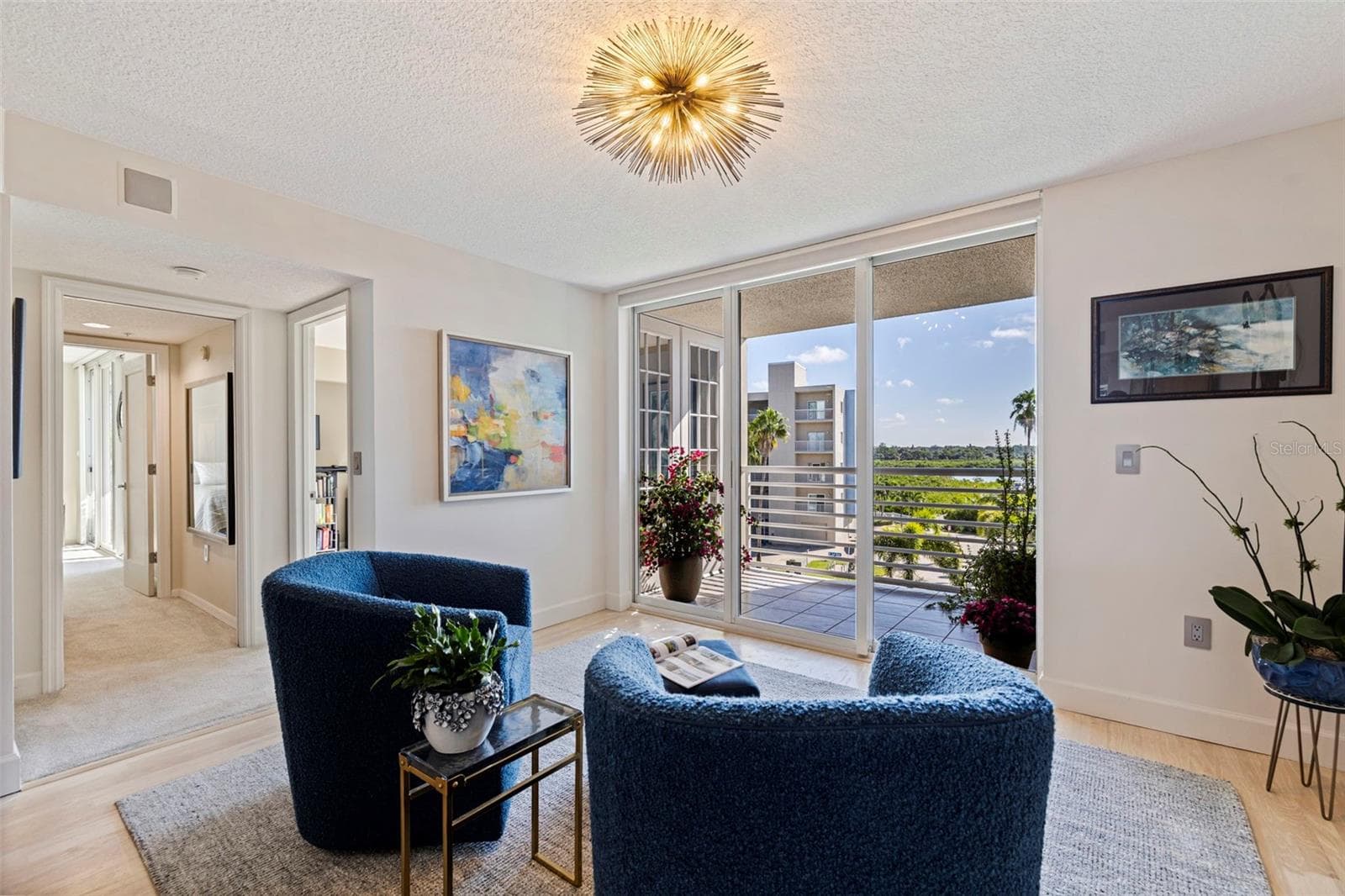 Sitting area overlooking intercoastal - 19616 GULF BLVD #302, INDIAN SHORES