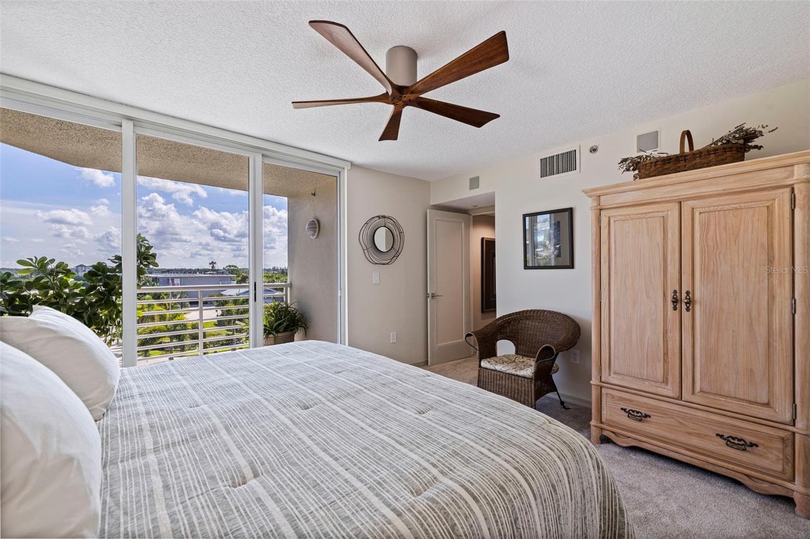 3rd bedroom with private balcony - 19616 GULF BLVD #302, INDIAN SHORES