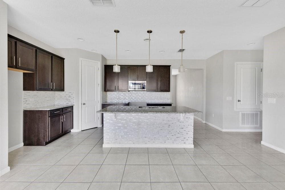 Single Family Residence at 2570 WADEVIEW LOOP, ST CLOUD, photo 3 of 29