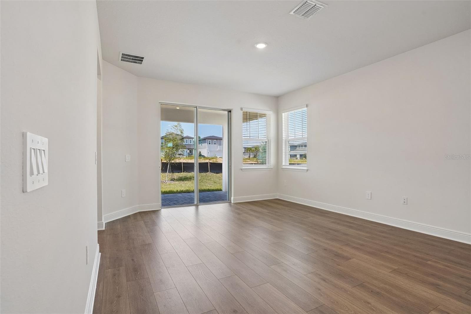 Single Family Residence at 2202 WILDBERRY WAY WAY, MINNEOLA, photo 9 of 37