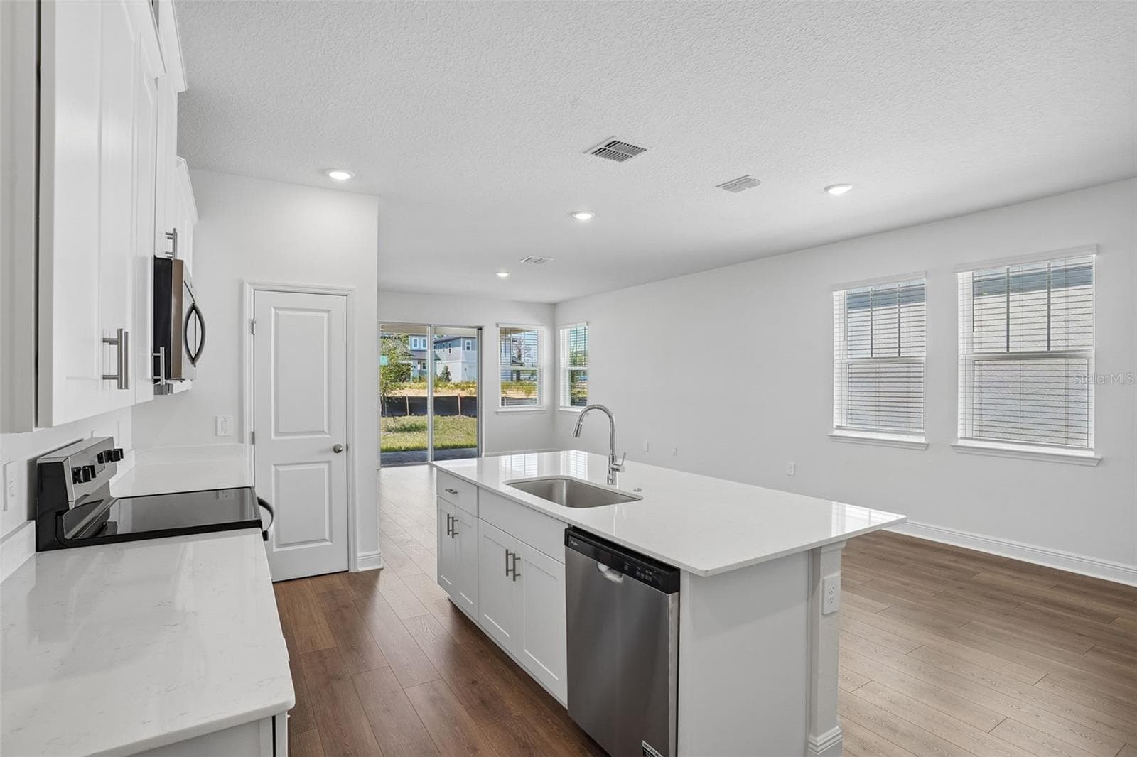 Single Family Residence at 2202 WILDBERRY WAY WAY, MINNEOLA, photo 14 of 37