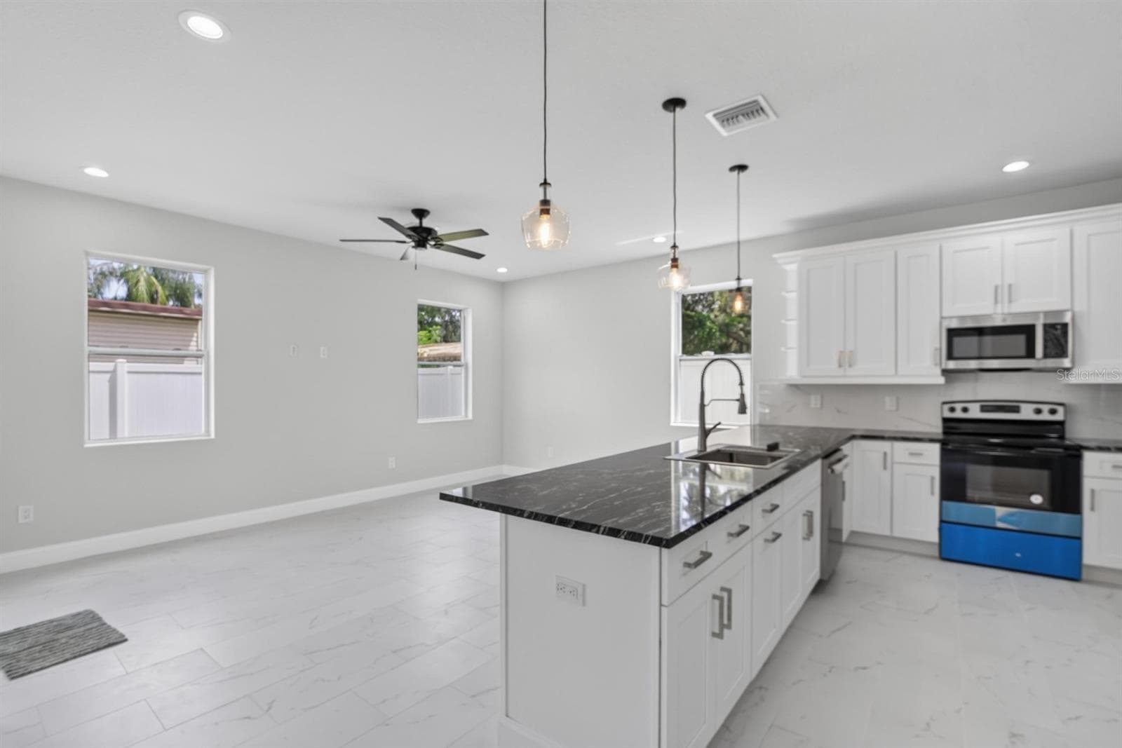 Single Family Residence at 11521 HIGDON DR, THONOTOSASSA, photo 18 of 42