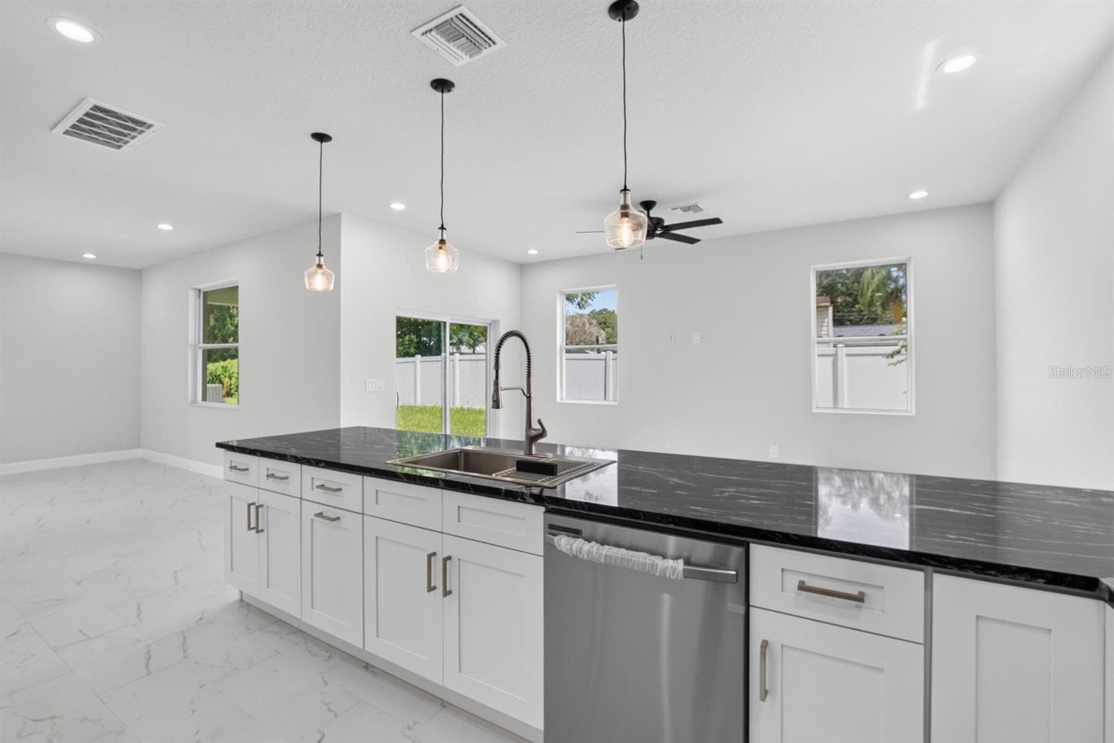Single Family Residence at 11521 HIGDON DR, THONOTOSASSA, photo 19 of 42