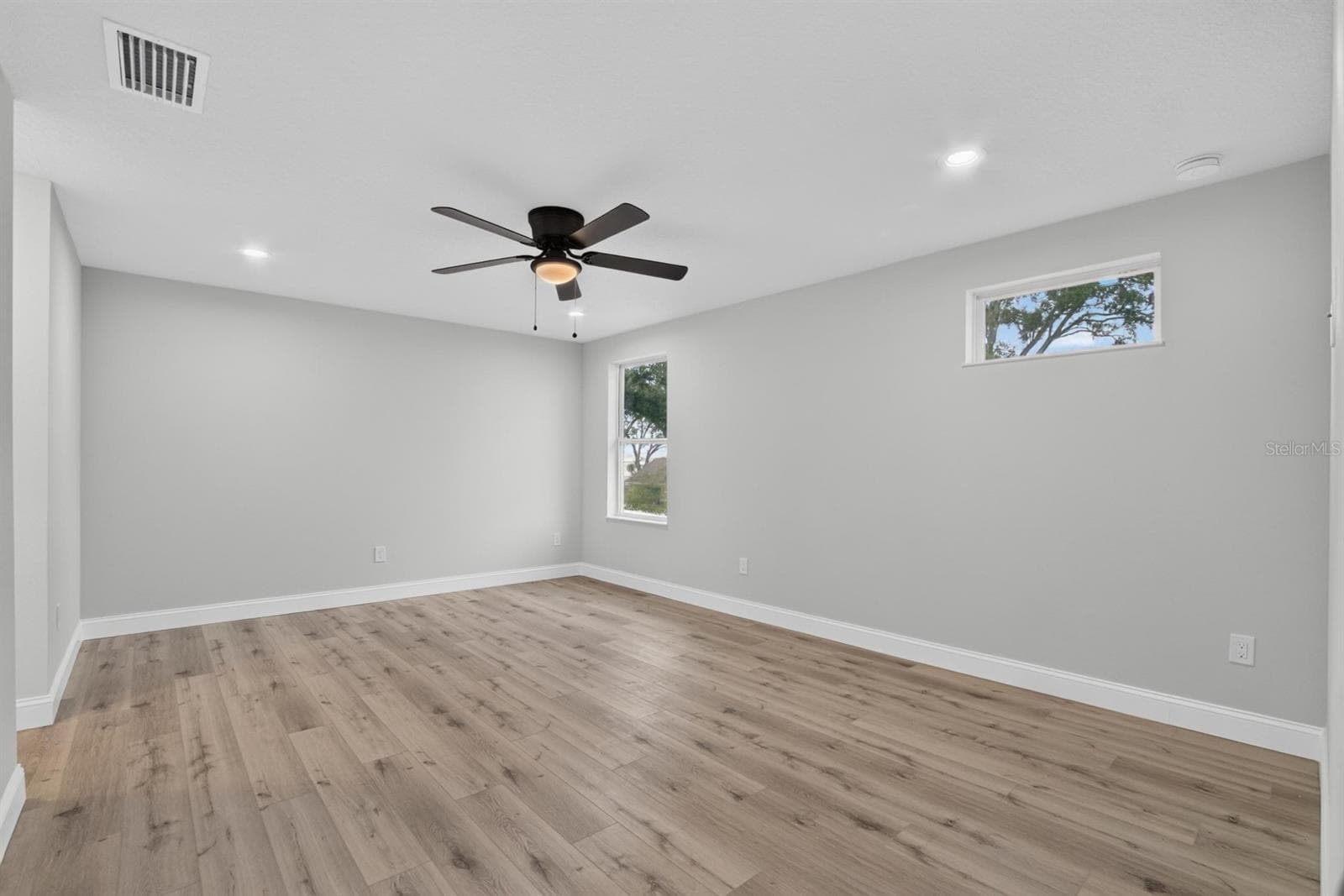 Single Family Residence at 11521 HIGDON DR, THONOTOSASSA, photo 28 of 42