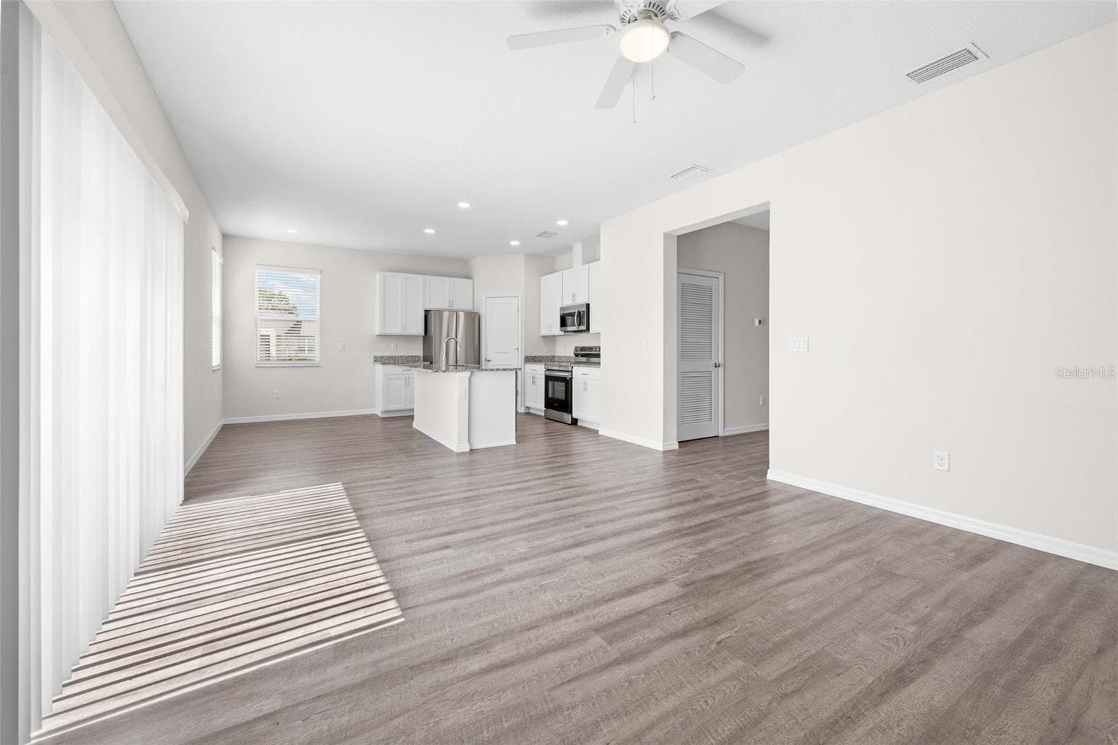 Single Family Residence at 8952 MISSISSIPPI RUN, WEEKI WACHEE, photo 10 of 76