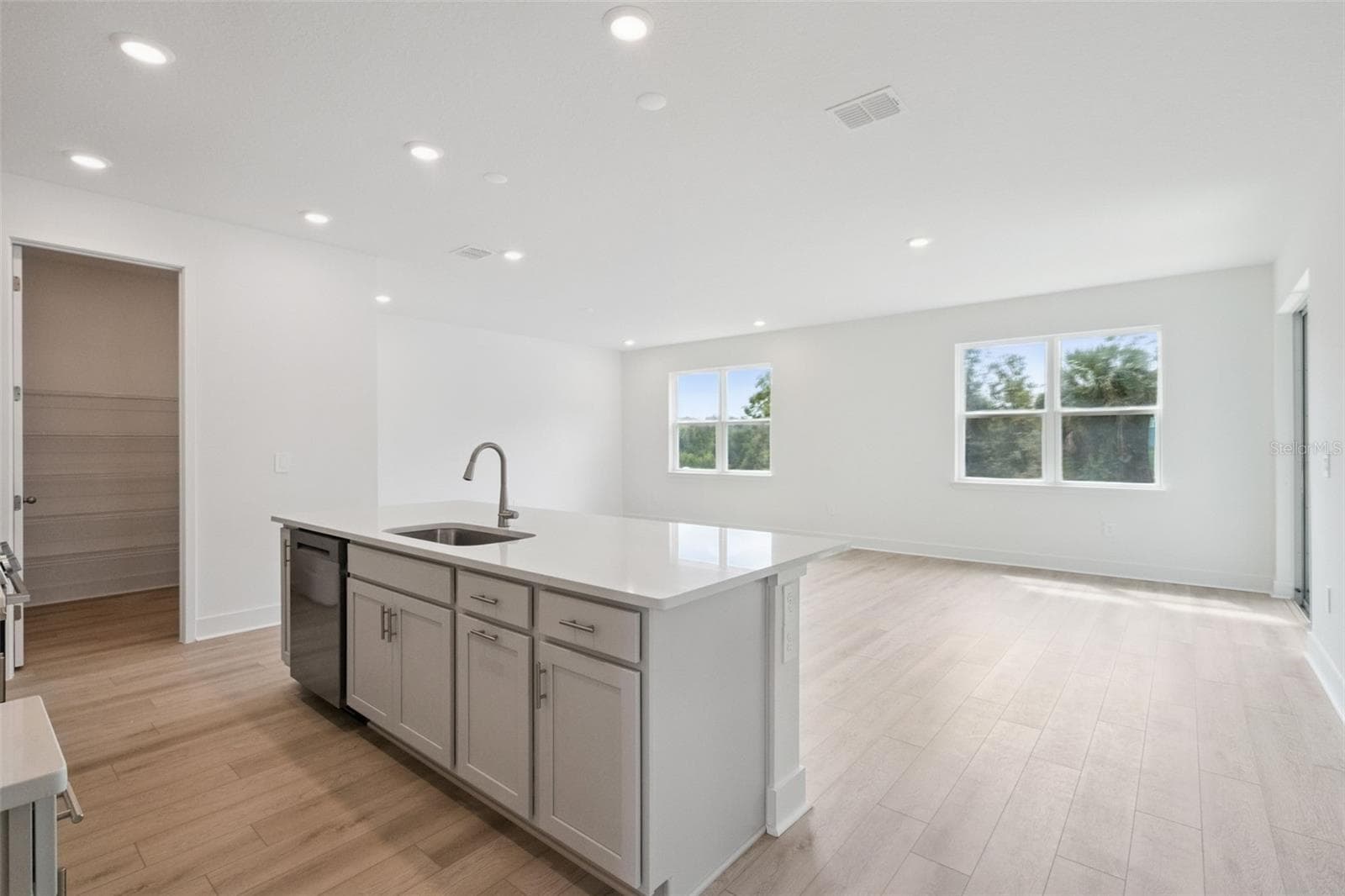 Single Family Residence at 786 EMERALD GROVE DR, APOPKA, photo 8 of 28
