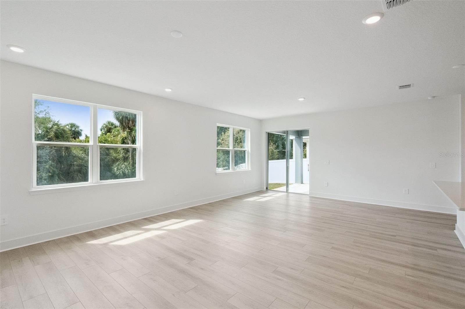 Single Family Residence at 786 EMERALD GROVE DR, APOPKA, photo 11 of 28