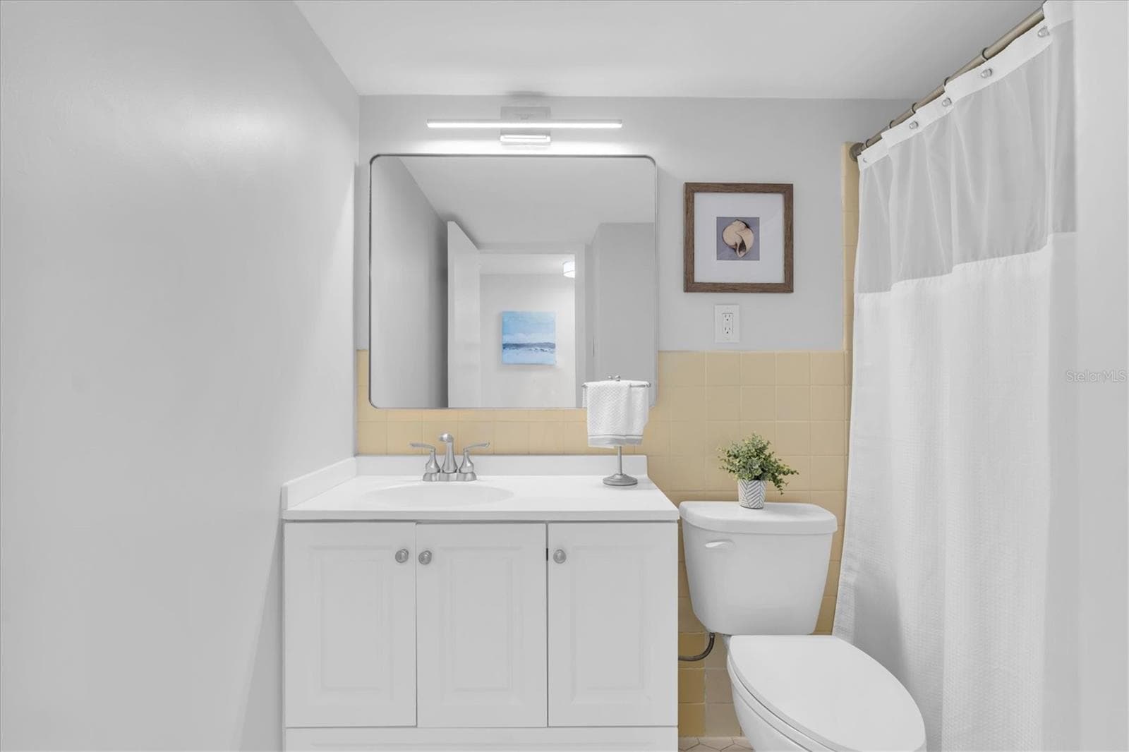 Guest Bath w/Tub - 10355 PARADISE BLVD #208, TREASURE ISLAND
