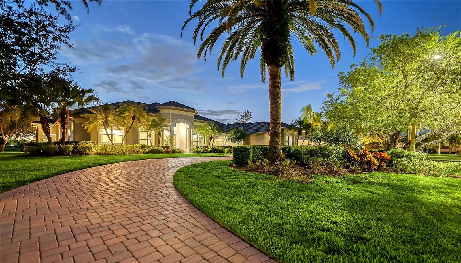 Single Family Residence at 3194 CHARLES MACDONALD DR, SARASOTA, photo 3 of 60