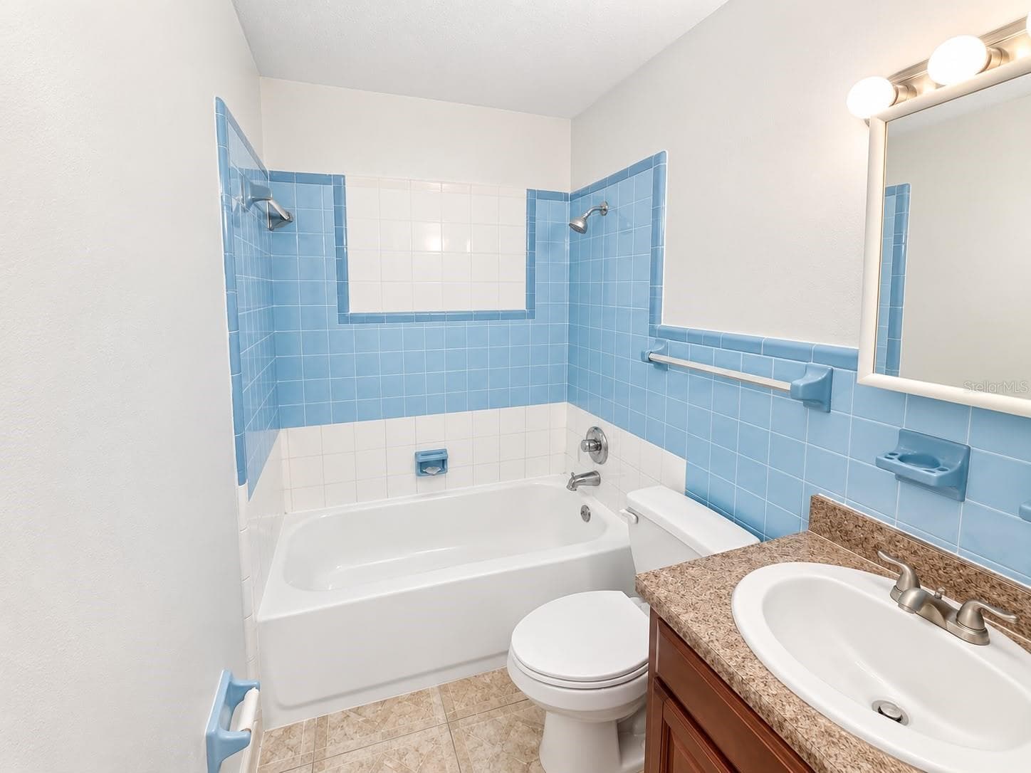 Guest Bathroom - 336 GREENS END ST, ORLANDO