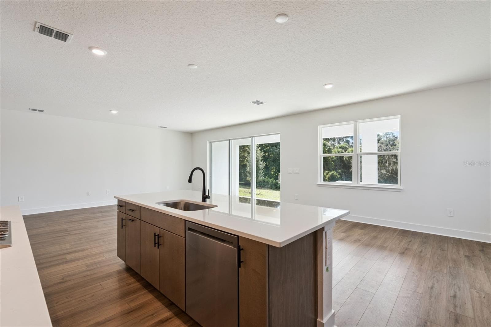 Single Family Residence at 714 EMERALD GROVE DR, APOPKA, photo 13 of 39
