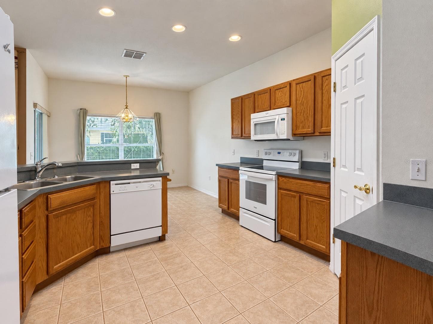 Kitchen - 219 KNOLL WOOD DR, POINCIANA