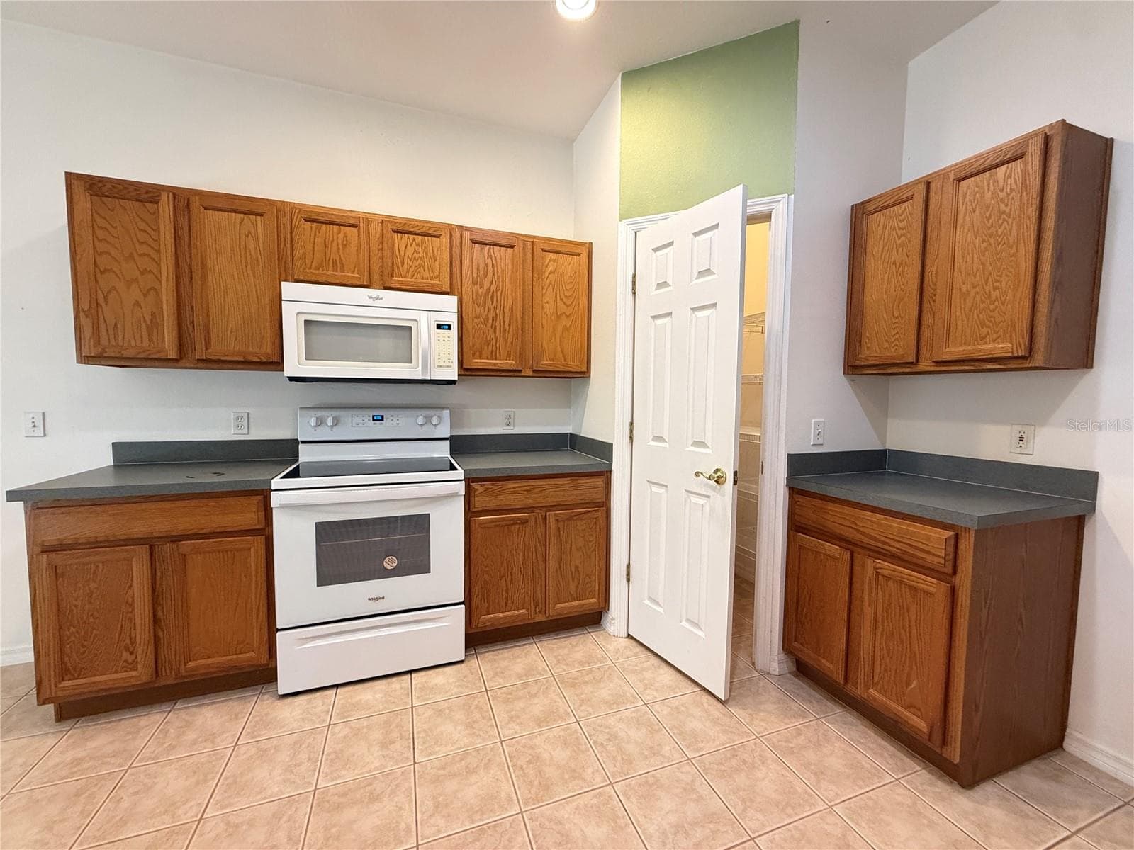 Single Family Residence at 219 KNOLL WOOD DR, POINCIANA, photo 9 of 57
