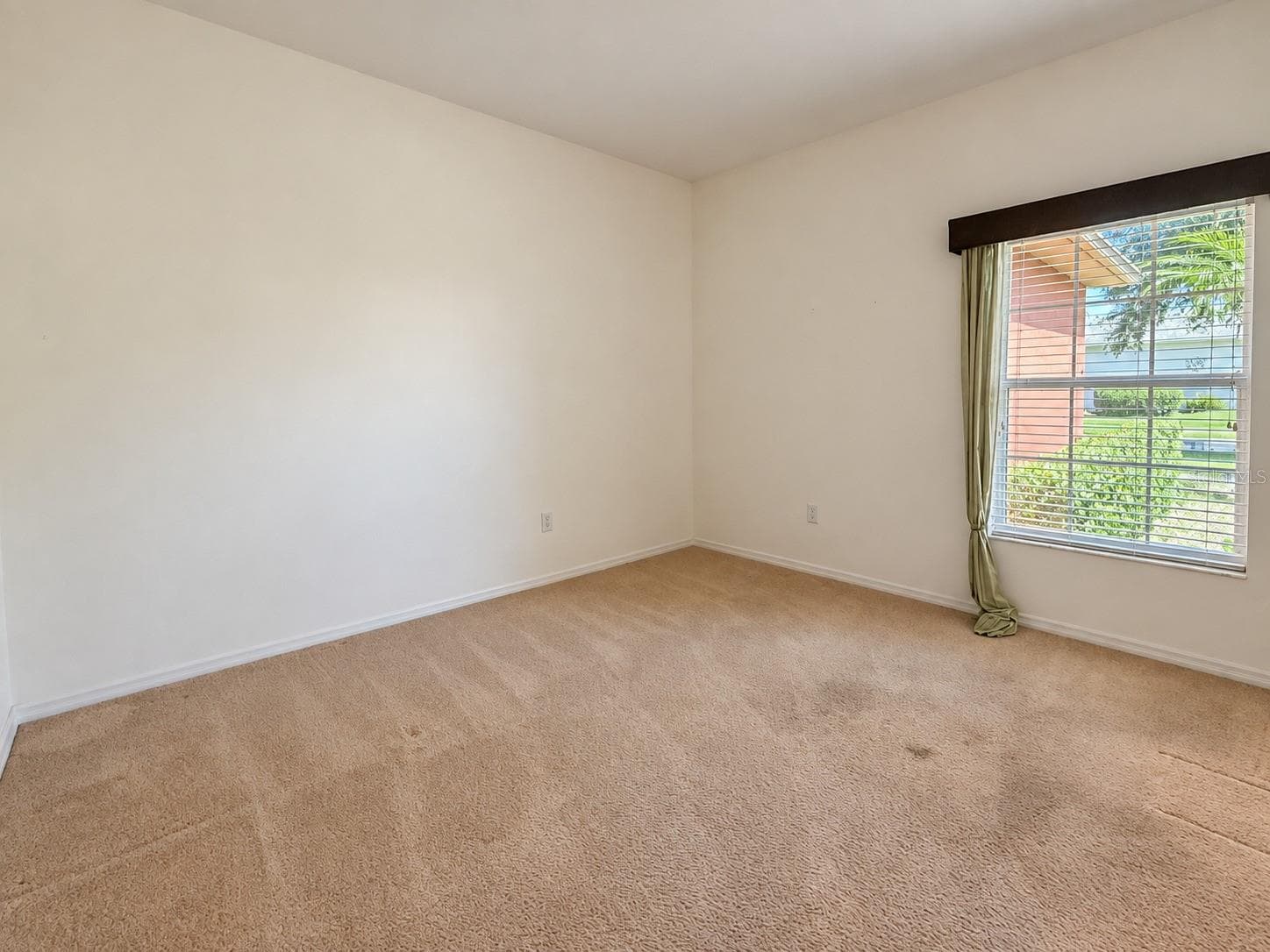 Den - 219 KNOLL WOOD DR, POINCIANA