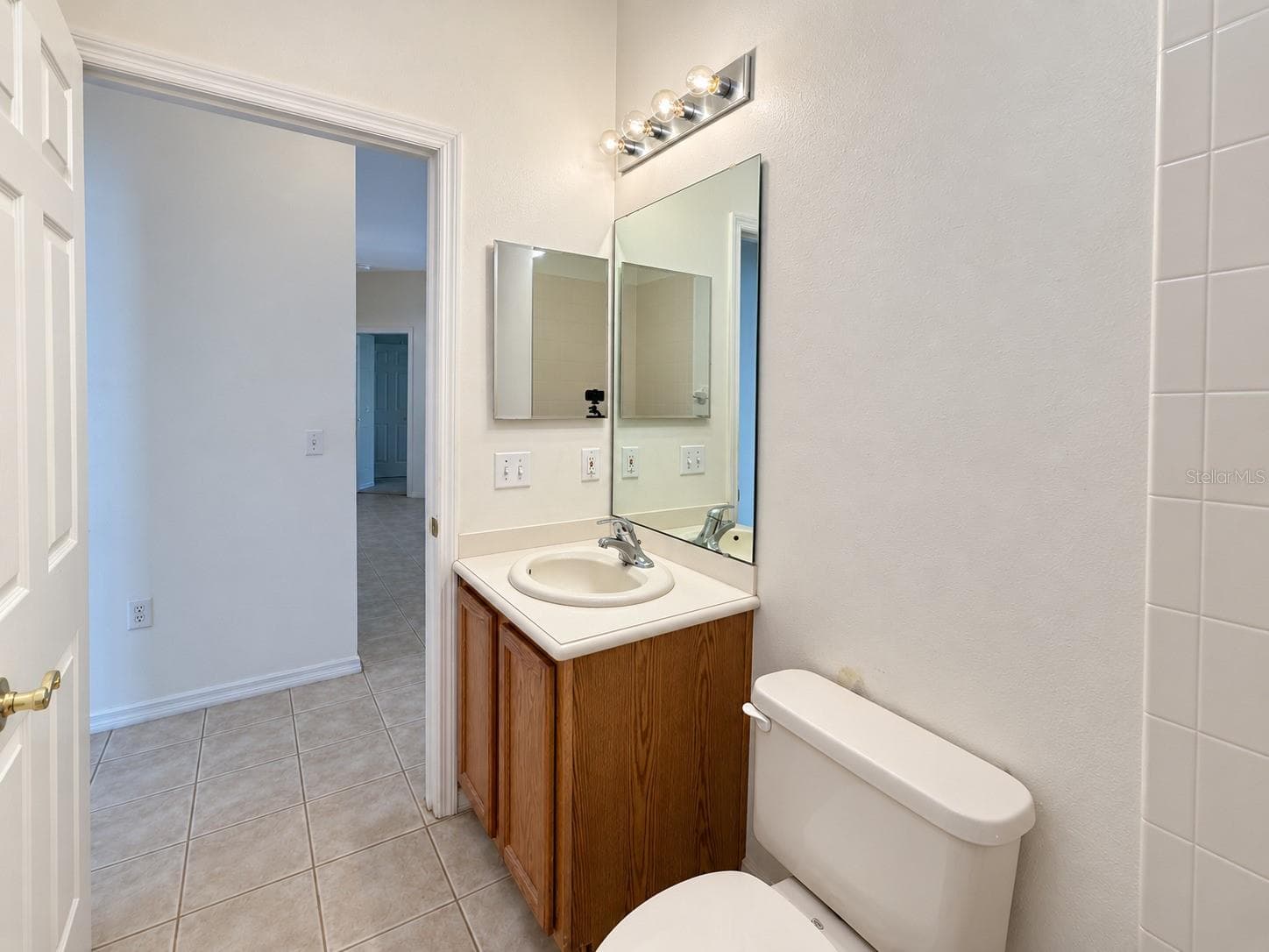 2nd Full Bathroom - 219 KNOLL WOOD DR, POINCIANA
