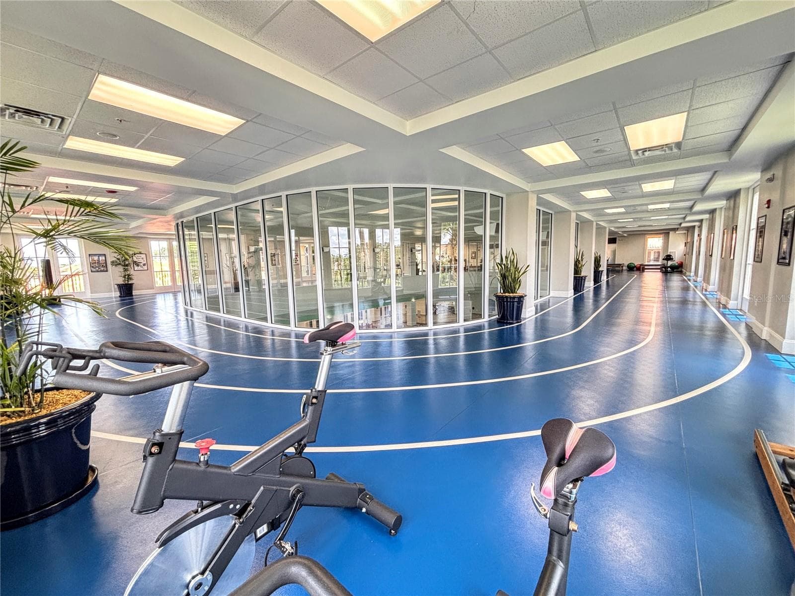 Riviera Rec indoor walking - 219 KNOLL WOOD DR, POINCIANA