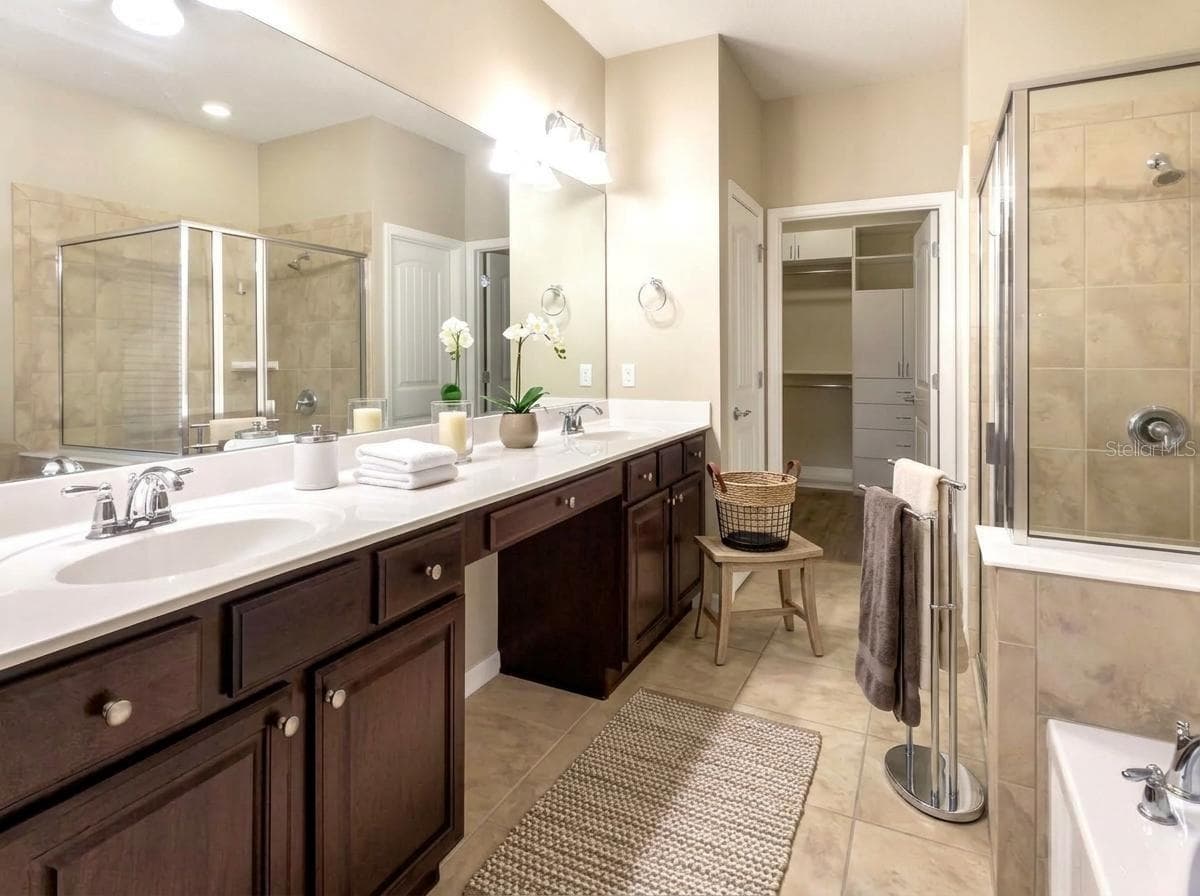 Single Family Residence at 123 MAGELLAN CT, DAVENPORT, photo 17 of 127