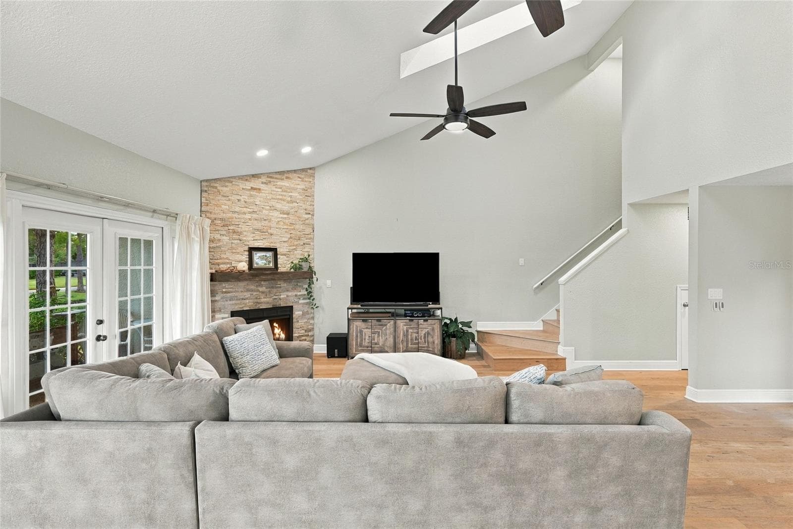 Townhouse at 629 SEGOVIA CT NE #405, ST PETERSBURG, photo 16 of 37