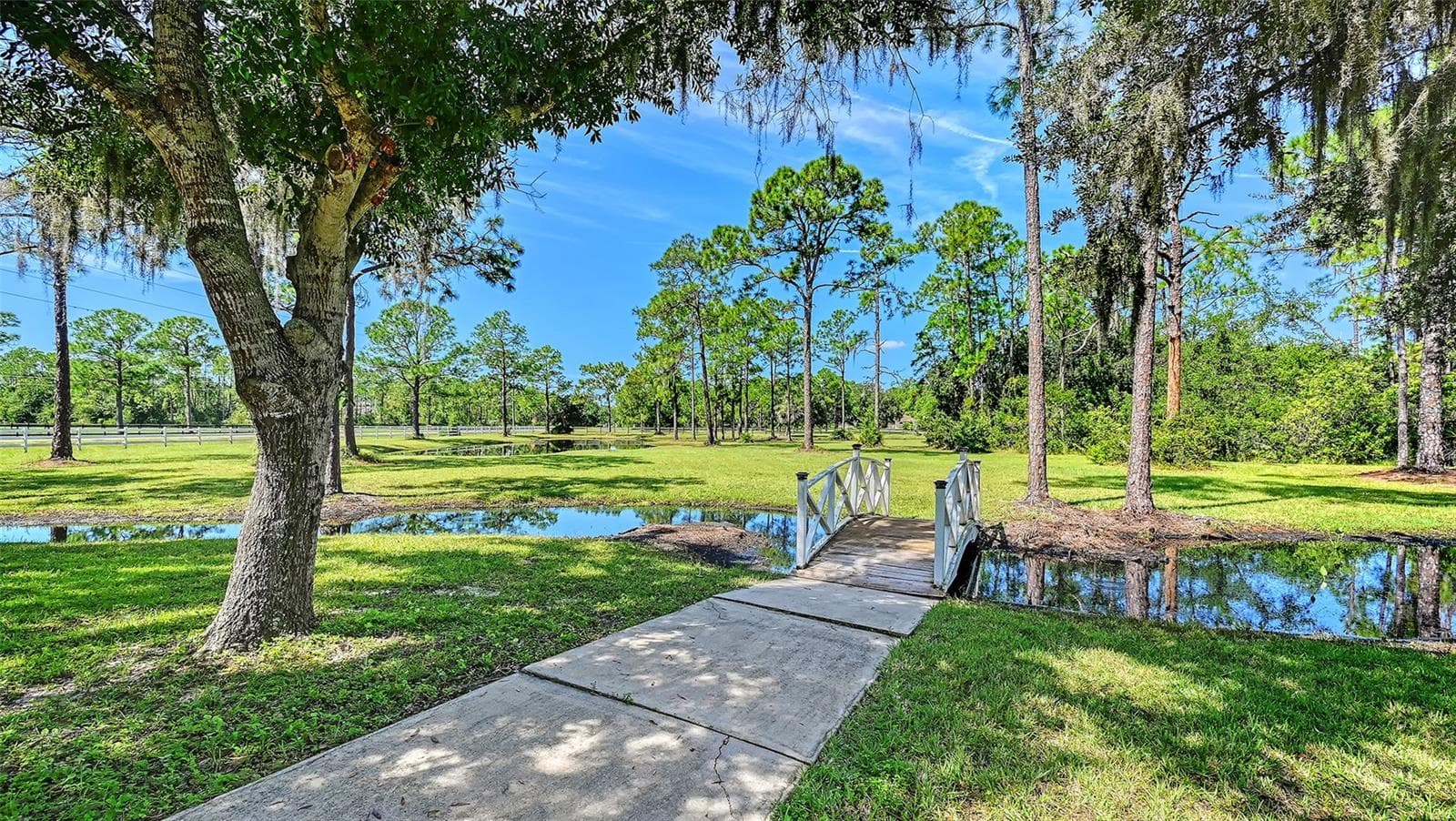 Single Family Residence at 19005 69TH AVE E, BRADENTON, photo 8 of 100