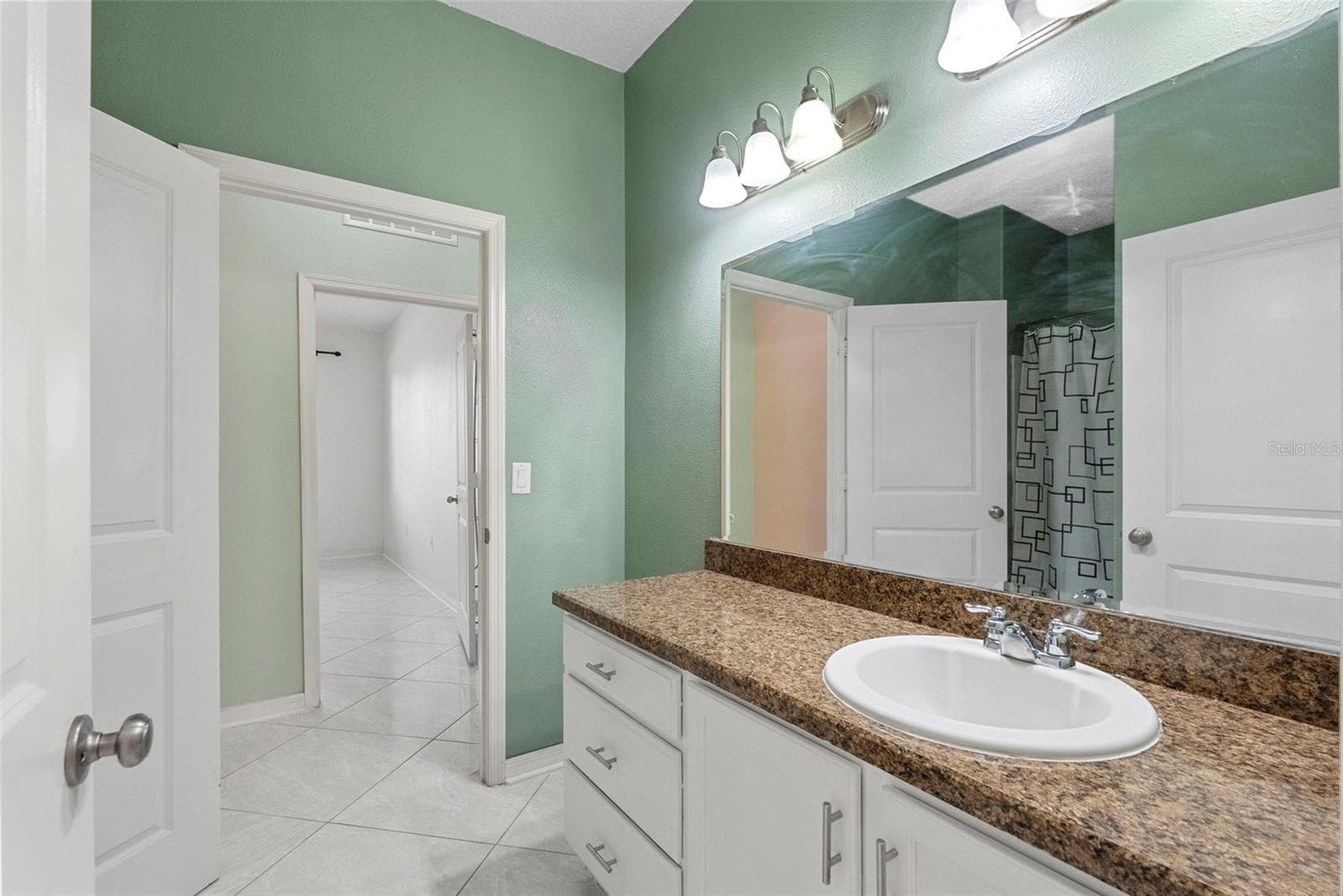 Single Family Residence at 11114 HARTFORD FERN DR, RIVERVIEW, photo 26 of 37