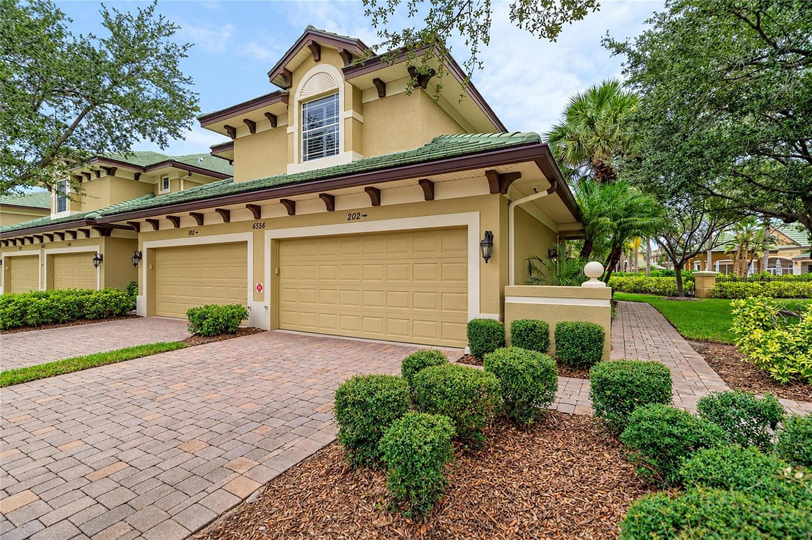 6556 MOORINGS POINT CIR #202