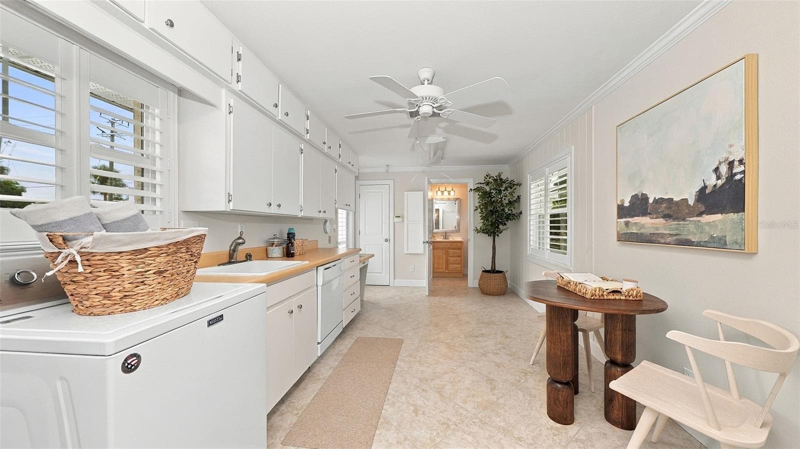 Laundry room - 640 GRANADA AVE, VENICE