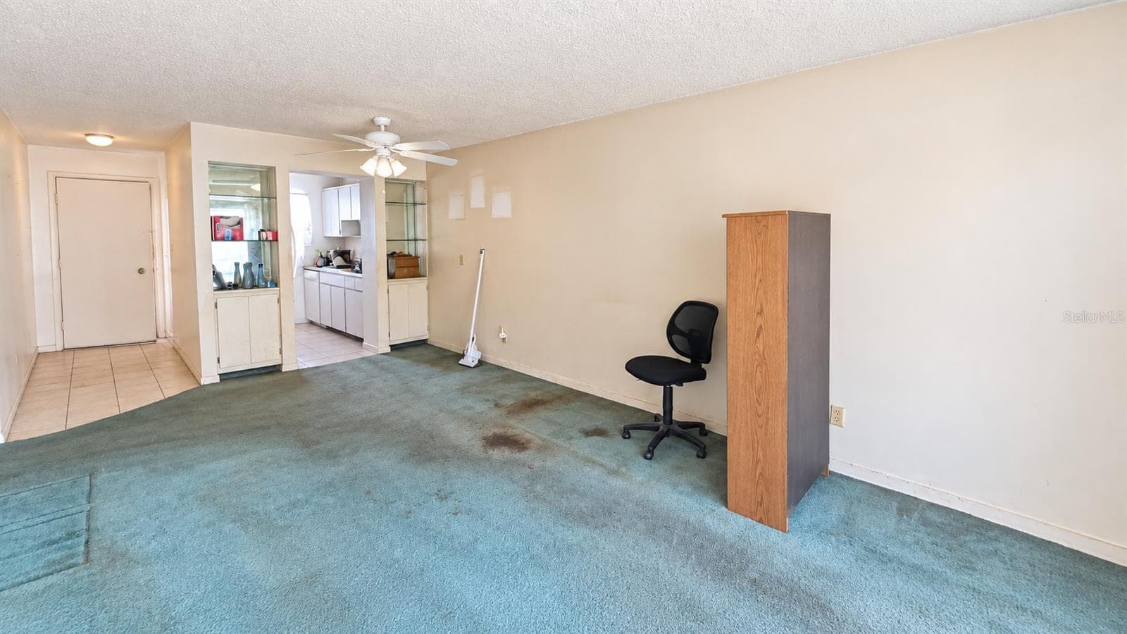 Condominium at 2750 E BAY DR #14C, LARGO, photo 4 of 11