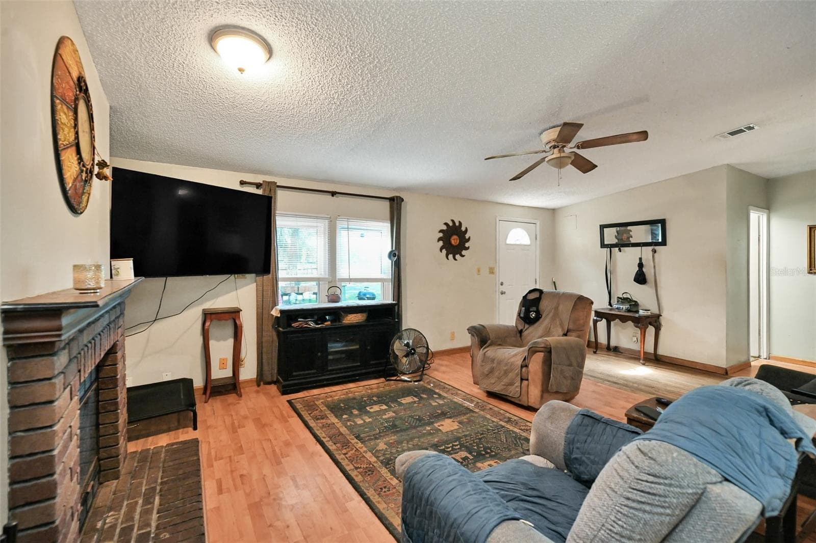 Manufactured Home at 18620 NE 12TH CT, CITRA, photo 6 of 74