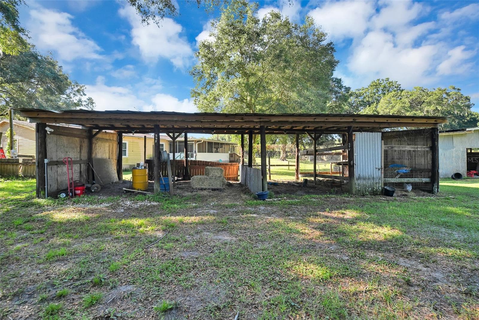 Manufactured Home at 18620 NE 12TH CT, CITRA, photo 12 of 74