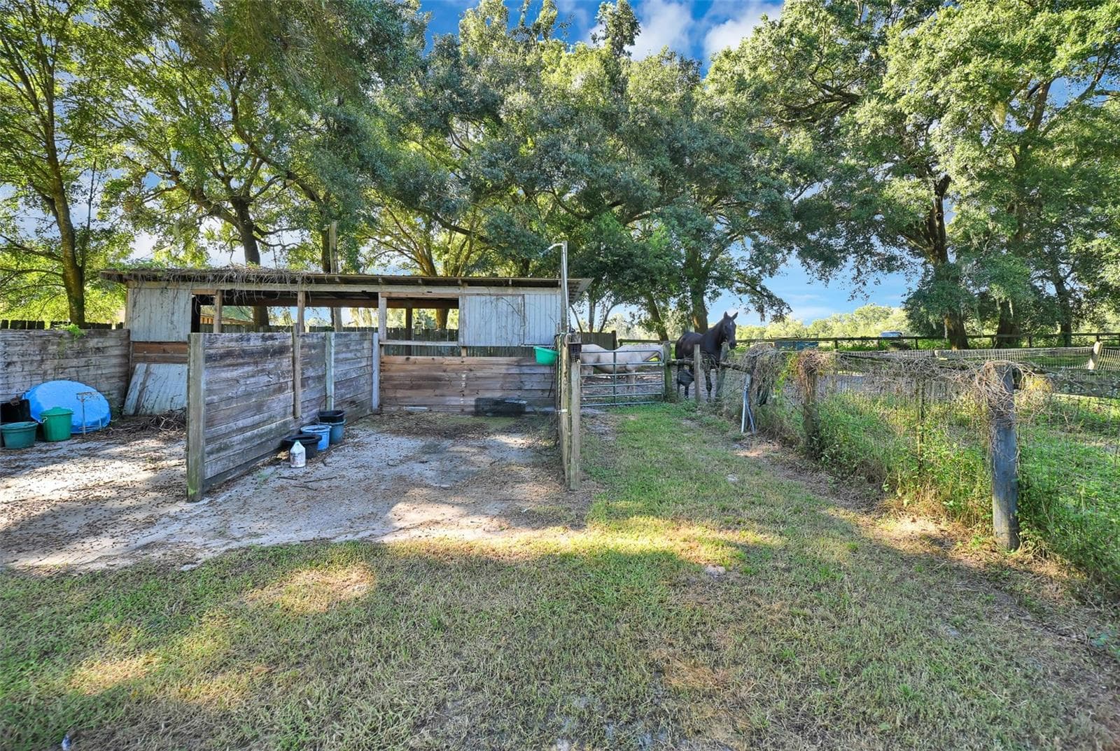 Manufactured Home at 18620 NE 12TH CT, CITRA, photo 26 of 74
