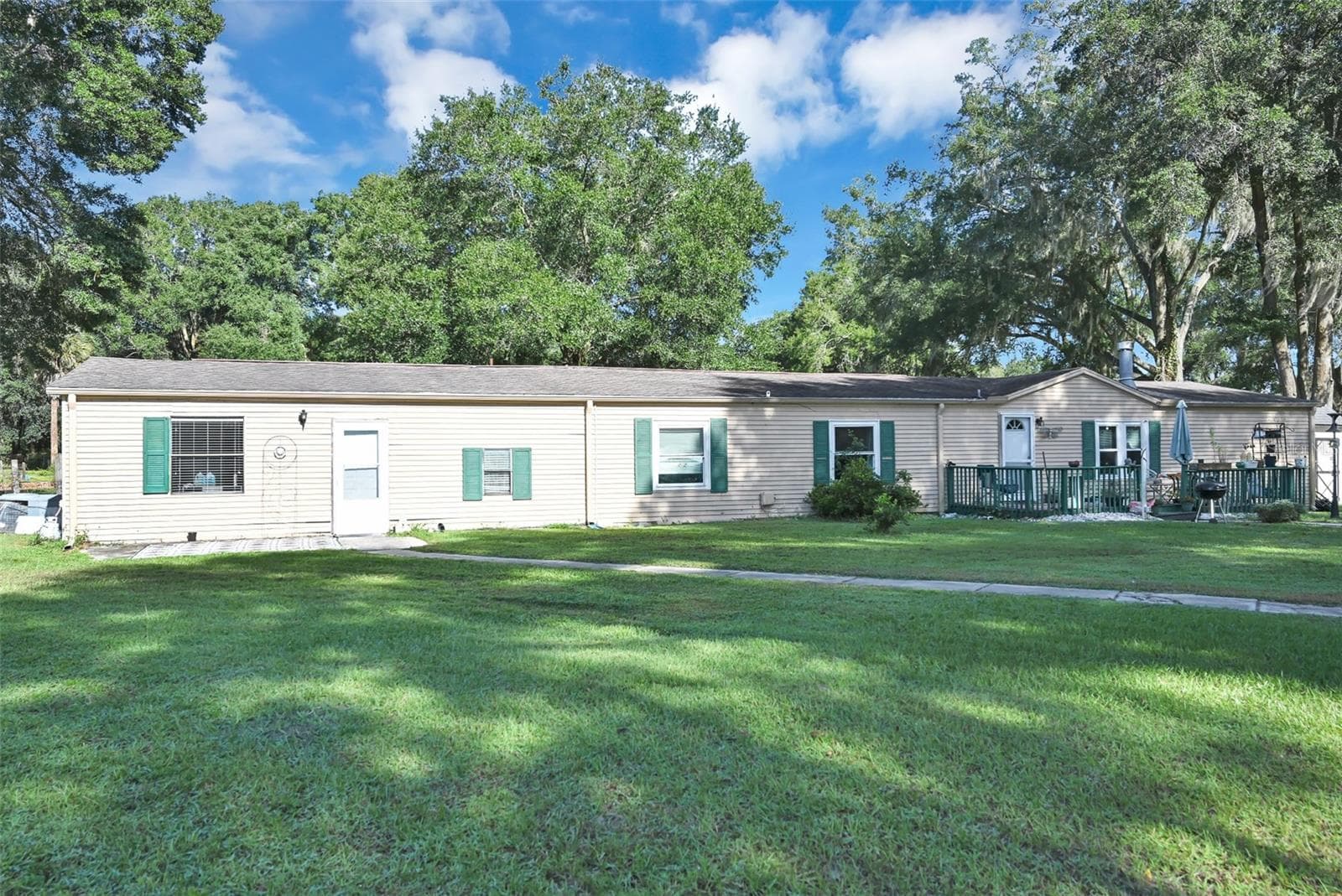 Manufactured Home at 18620 NE 12TH CT, CITRA, photo 39 of 74