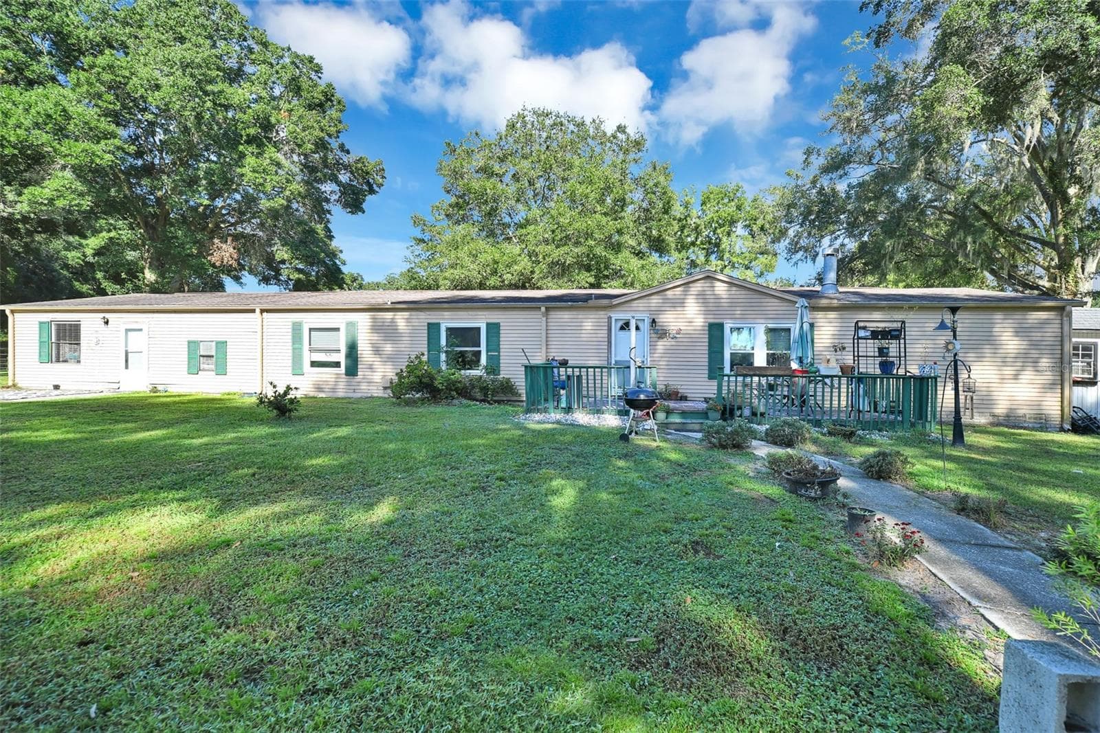 Manufactured Home at 18620 NE 12TH CT, CITRA, photo 40 of 74