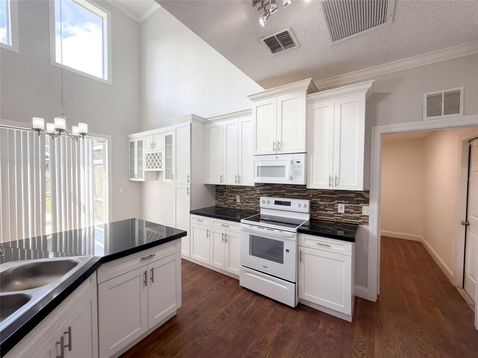 Single Family Residence at 2541 JASMINE TRACE DR, KISSIMMEE, photo 6 of 27