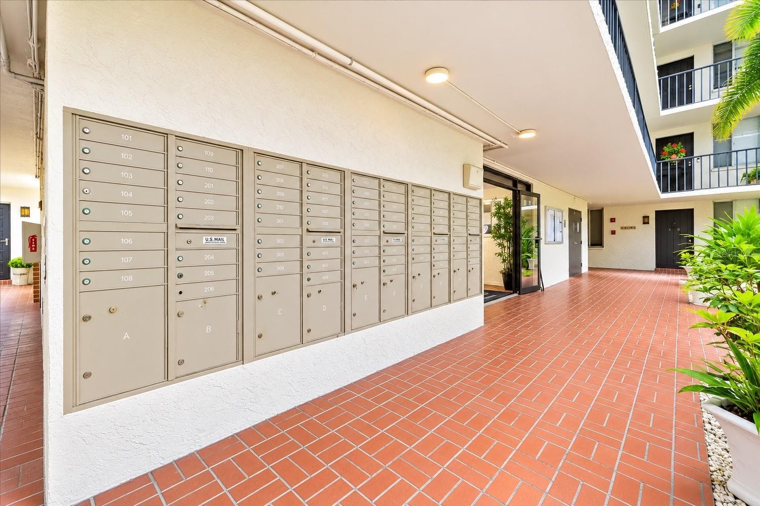 Mail Central - 2699 SEVILLE BLVD #105, CLEARWATER