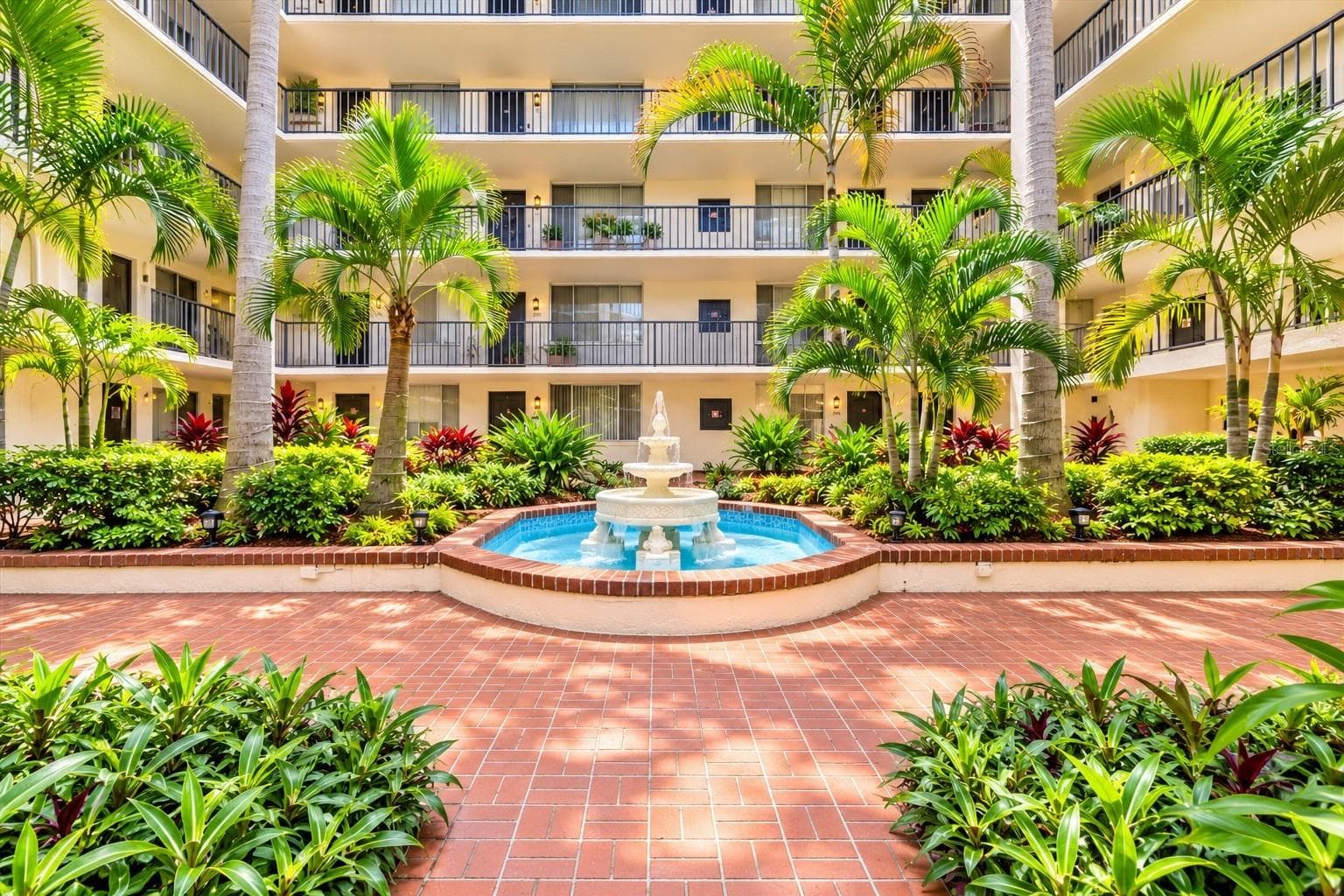 Center Court of Seville Condo - 2699 SEVILLE BLVD #105, CLEARWATER