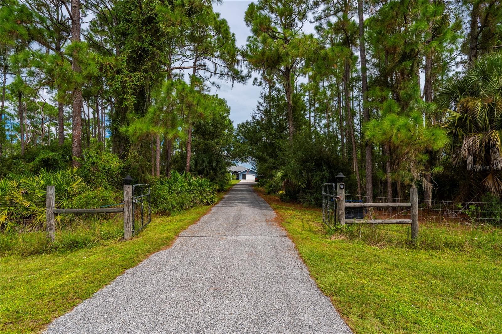 Single Family Residence at 2508 TROPICAIRE BLVD, NORTH PORT, photo 6 of 57