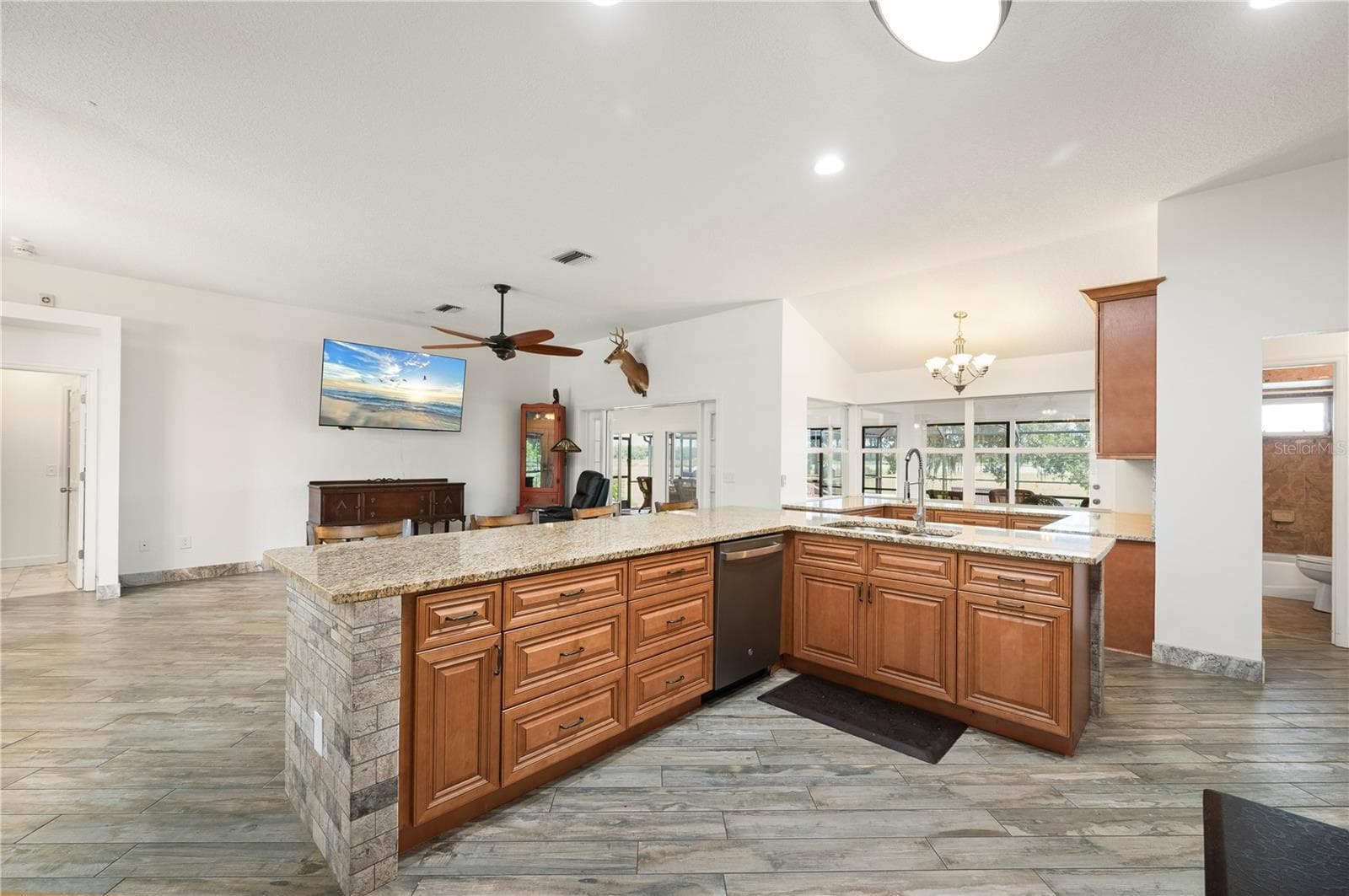Single Family Residence at 2508 TROPICAIRE BLVD, NORTH PORT, photo 15 of 57