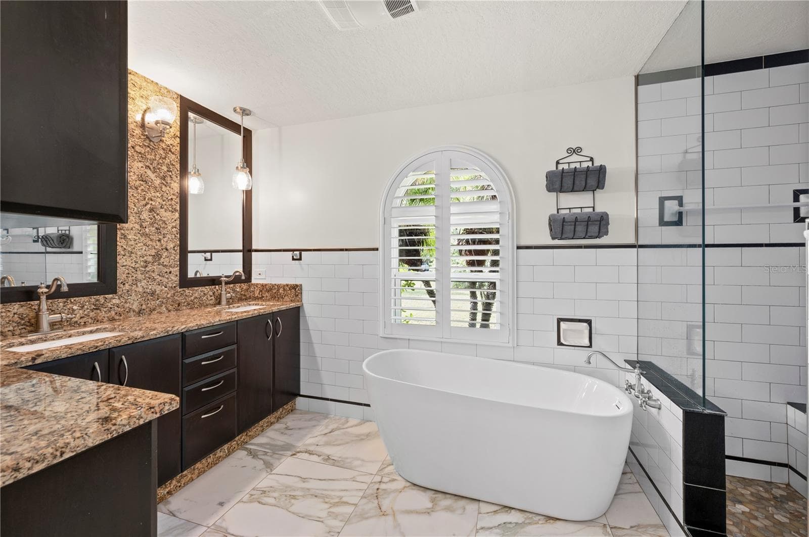 Single Family Residence at 2508 TROPICAIRE BLVD, NORTH PORT, photo 22 of 57