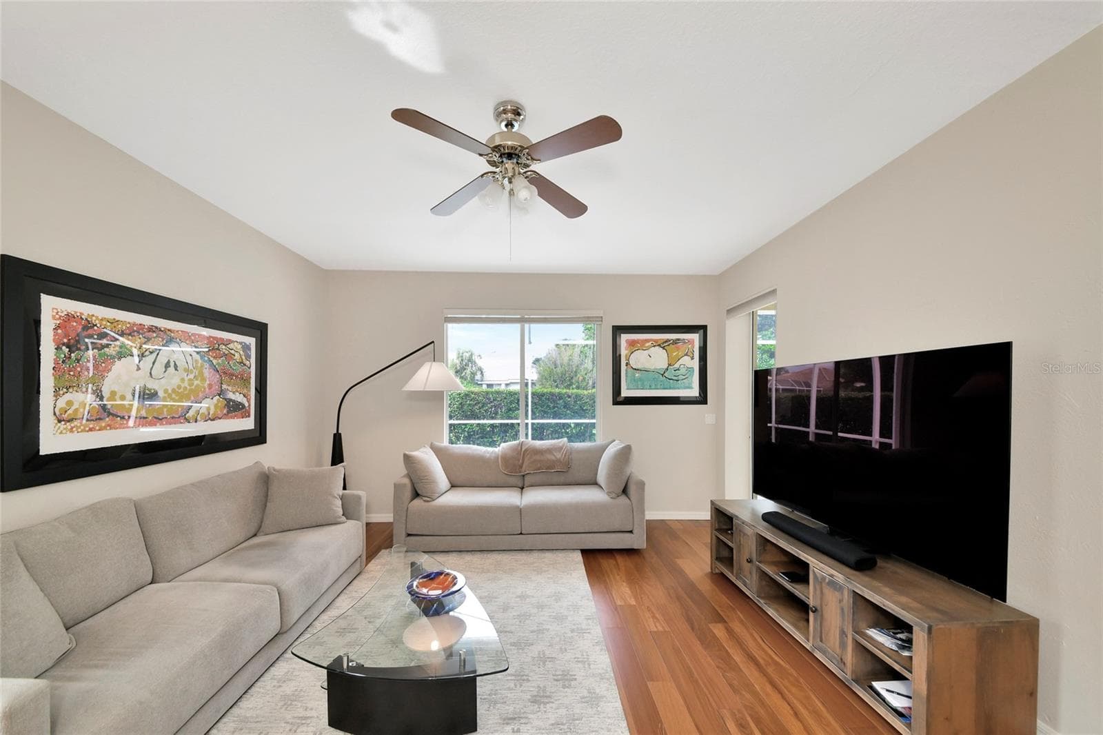 Family room off kitchen. - 6256 DONNINGTON CT, SARASOTA