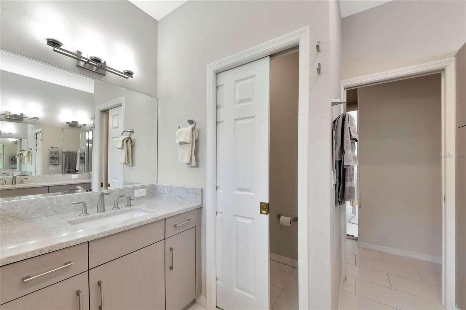 Primary 2nd sink w/quartz counter tops. - 6256 DONNINGTON CT, SARASOTA