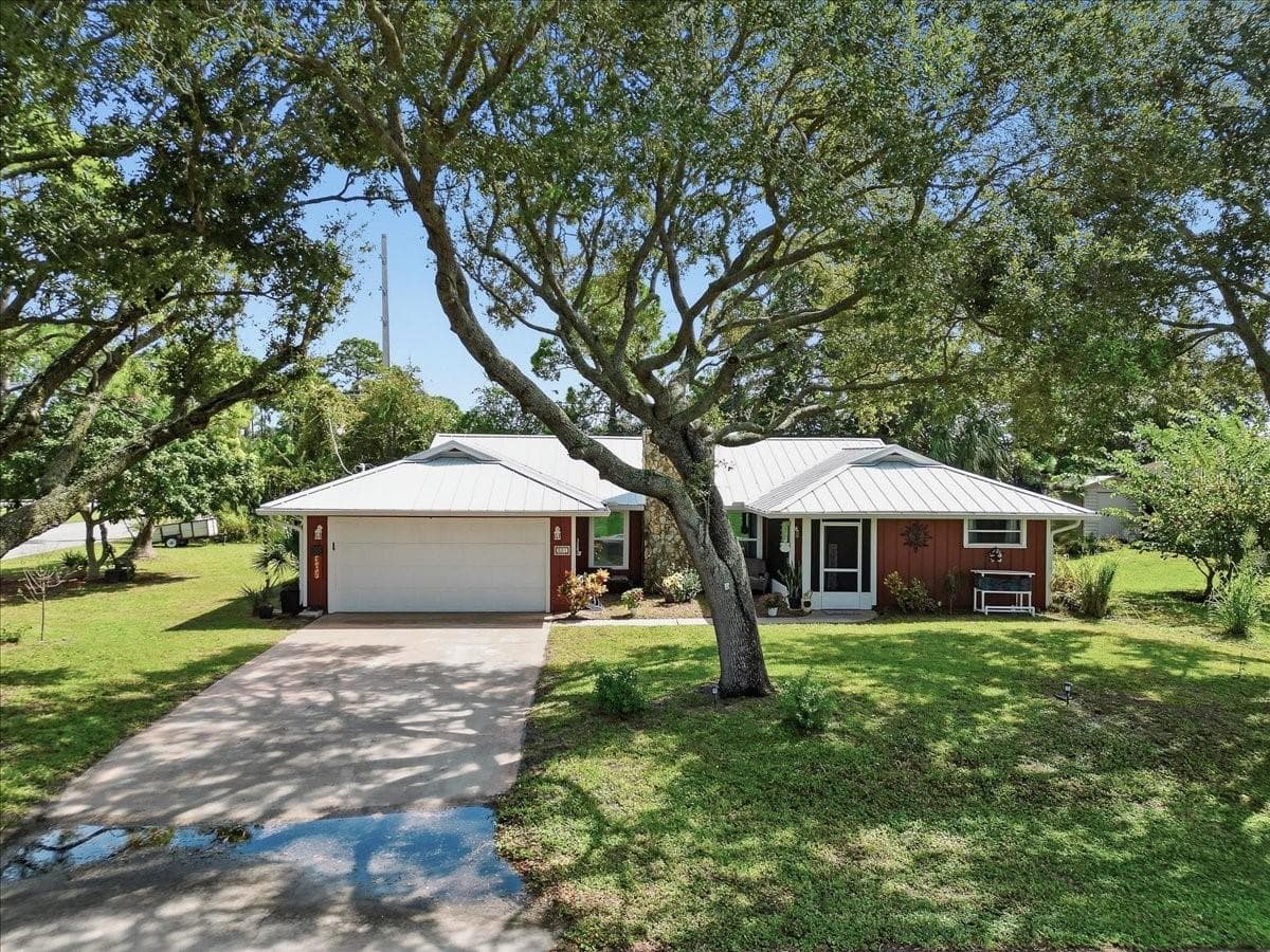 Single Family Residence at 301 COLUMBUS ST, SEBASTIAN, photo 2 of 29