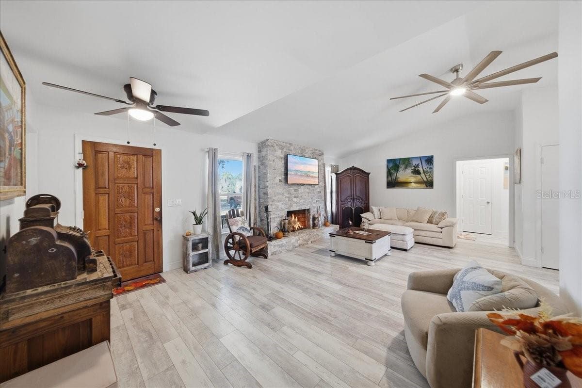Single Family Residence at 301 COLUMBUS ST, SEBASTIAN, photo 6 of 29