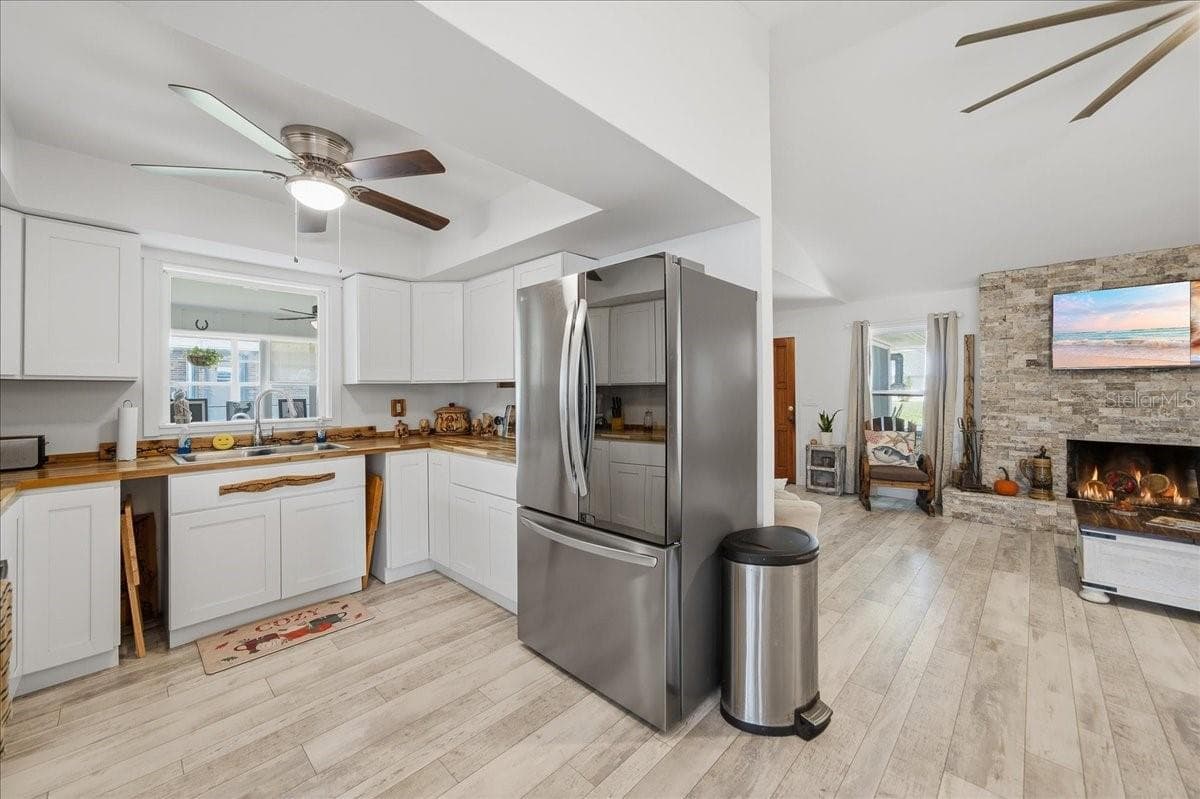 Single Family Residence at 301 COLUMBUS ST, SEBASTIAN, photo 8 of 29